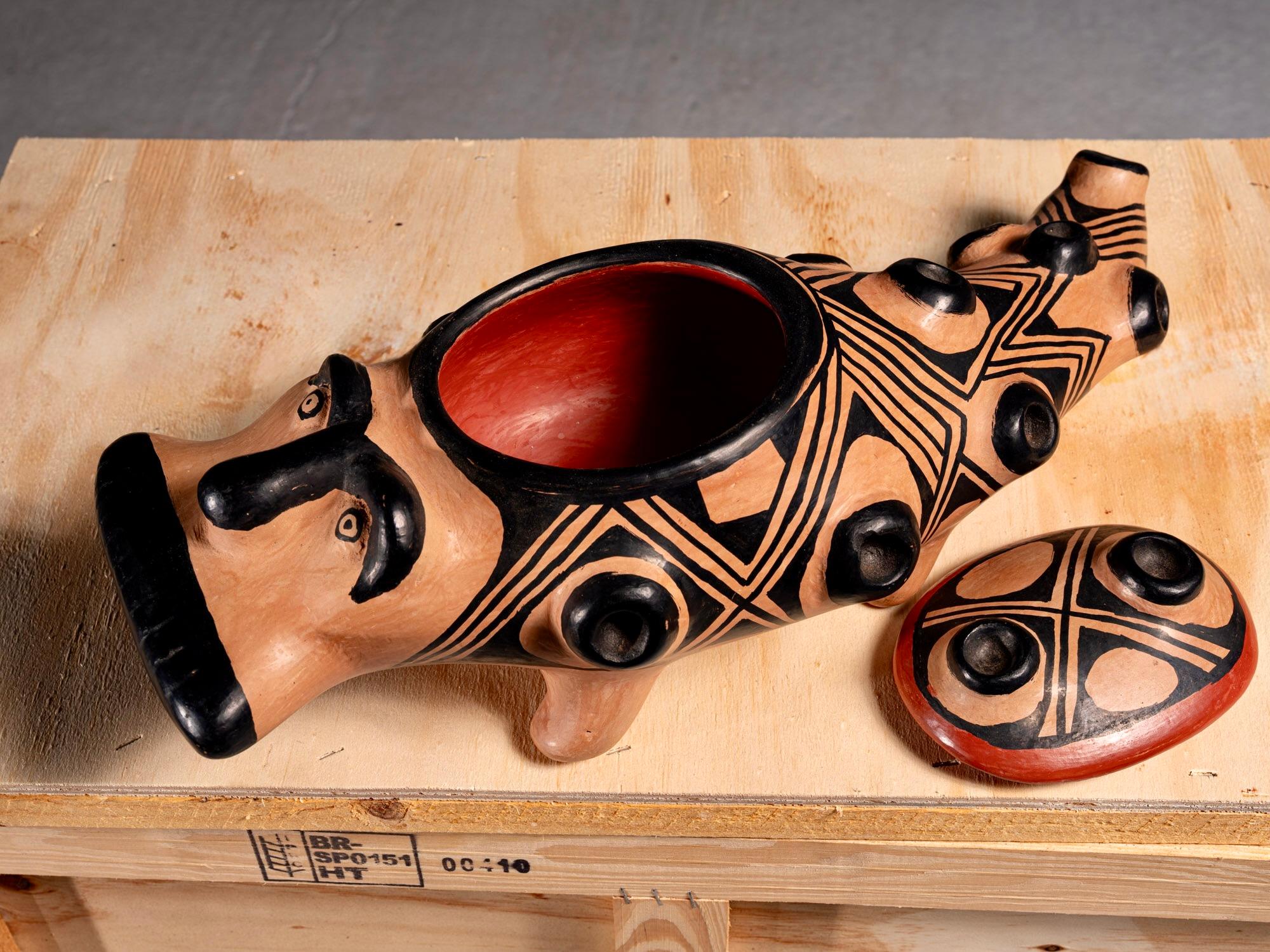 Taukana Regui Wauja. Canoa serpiente Kamalu hai de cerámica I, 2024 Brasileño en venta