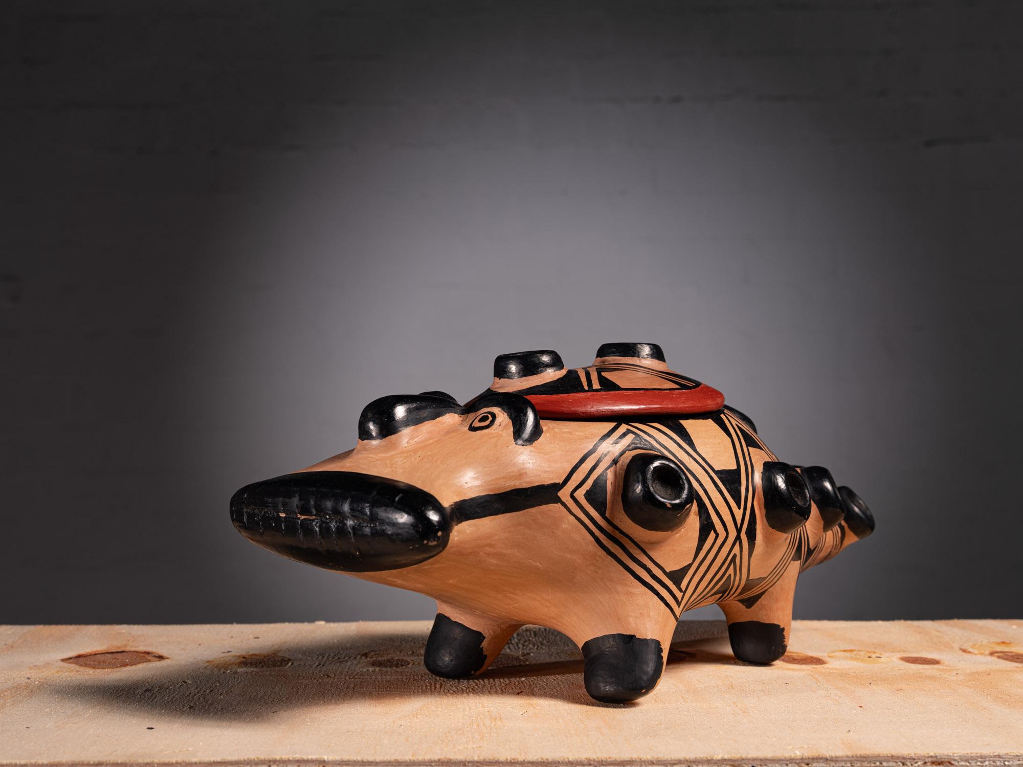 Taukana Regui Wauja. Canoa serpiente Kamalu hai de cerámica I, 2024 Hecho a mano en venta