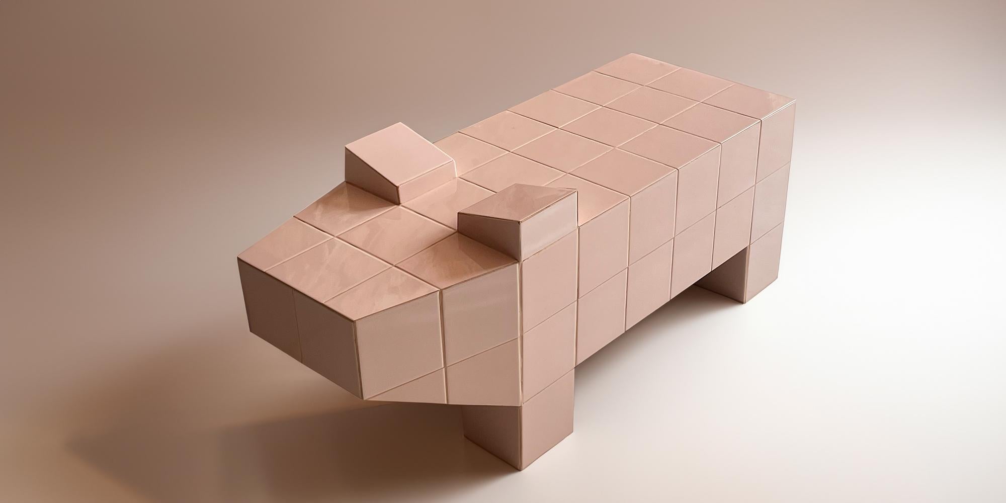Skulpturaler Couchtisch aus Keramik mit rosa Kacheln und Schweins taula Porca von Bussoga (Spanisch) im Angebot