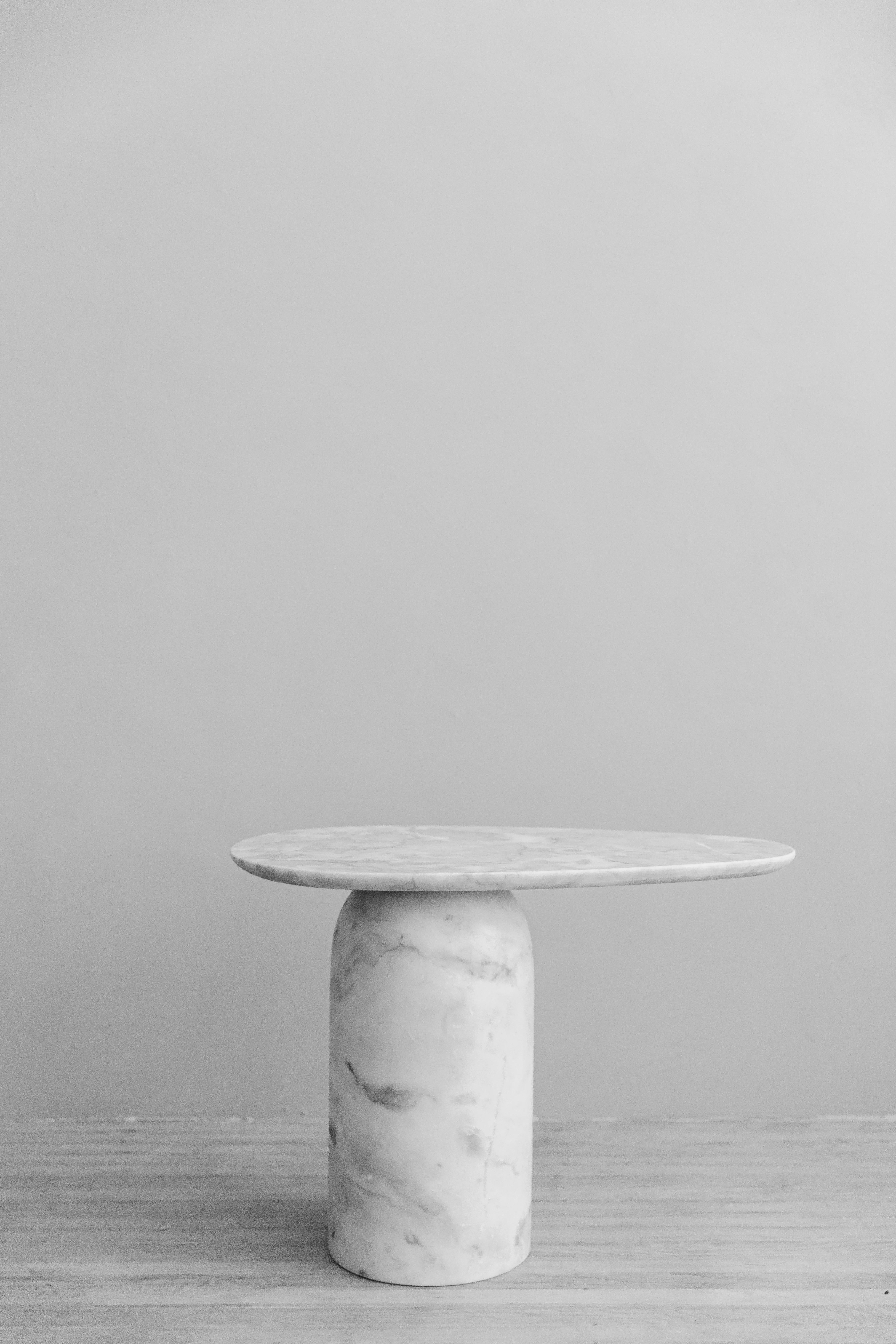 Moderne Ensemble de tables d'appoint en marbre blanc taula en vente