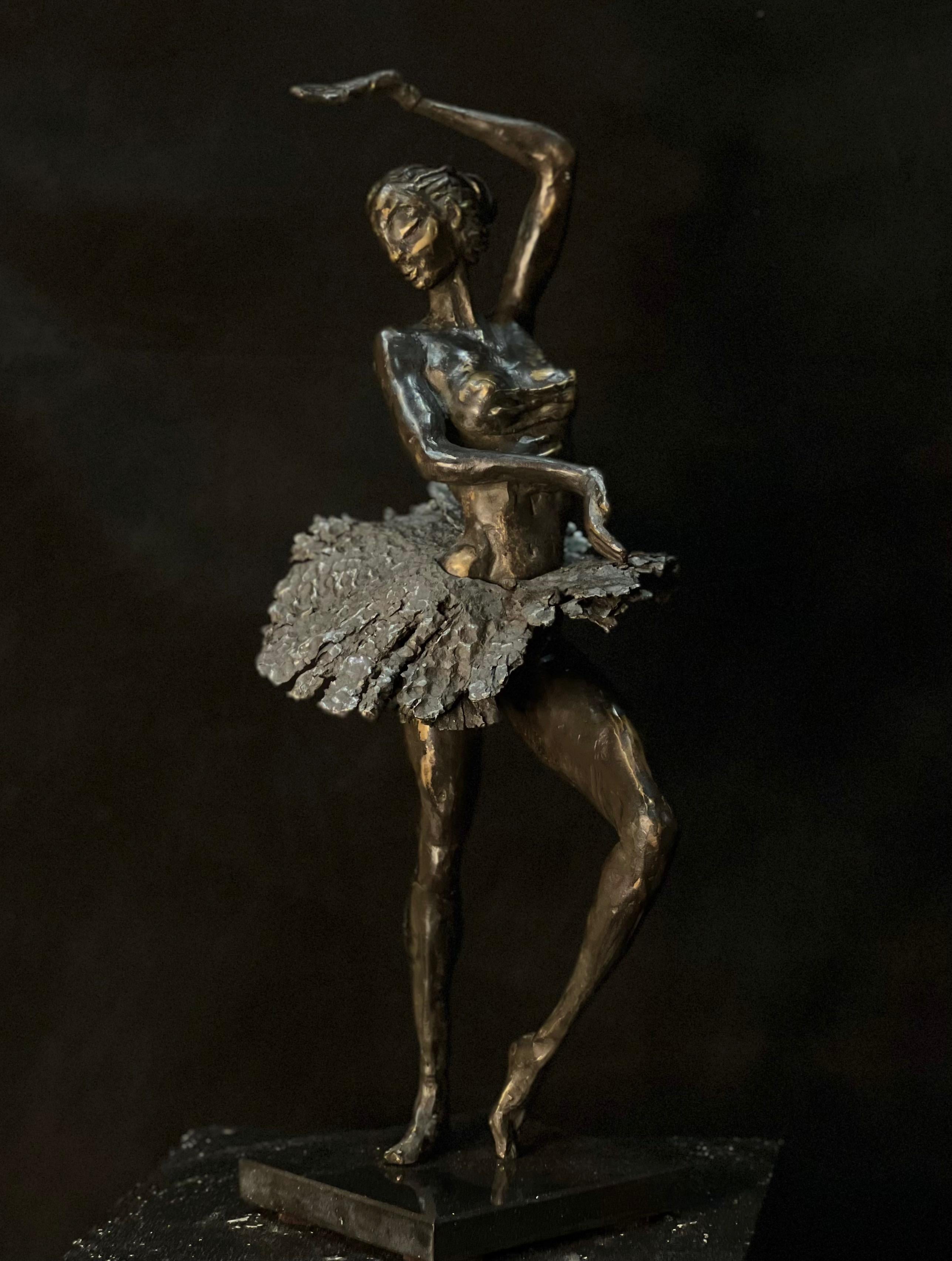 The ballerina dancer - bronze dancer sculpture - Sculpture by Tauno Kangro