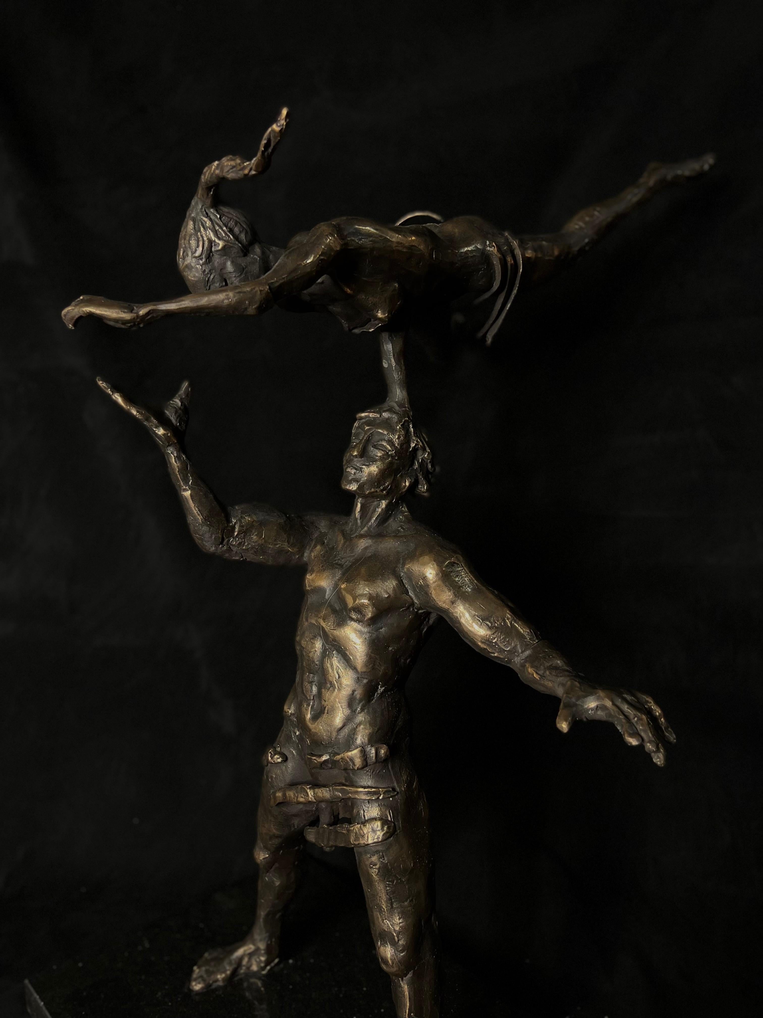 Erstklassige figurative Bronzeskulptur eines nackten Akts – Sculpture von Tauno Kangro