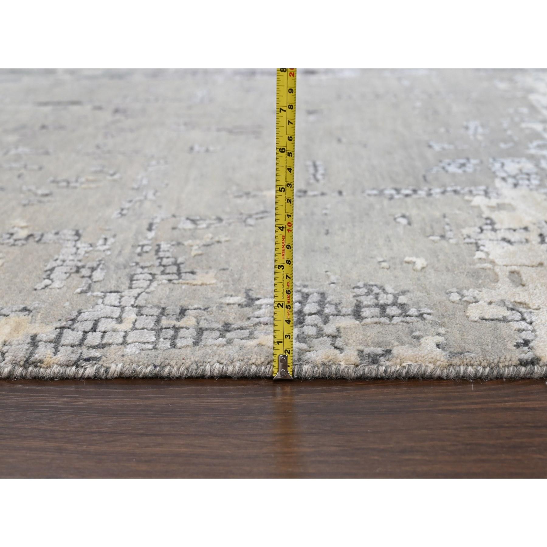 Handgeknüpfter übergroßer orientalischer Teppich aus Wolle und Seide in Taupe mit abstraktem Mosaikdesign im Angebot 4