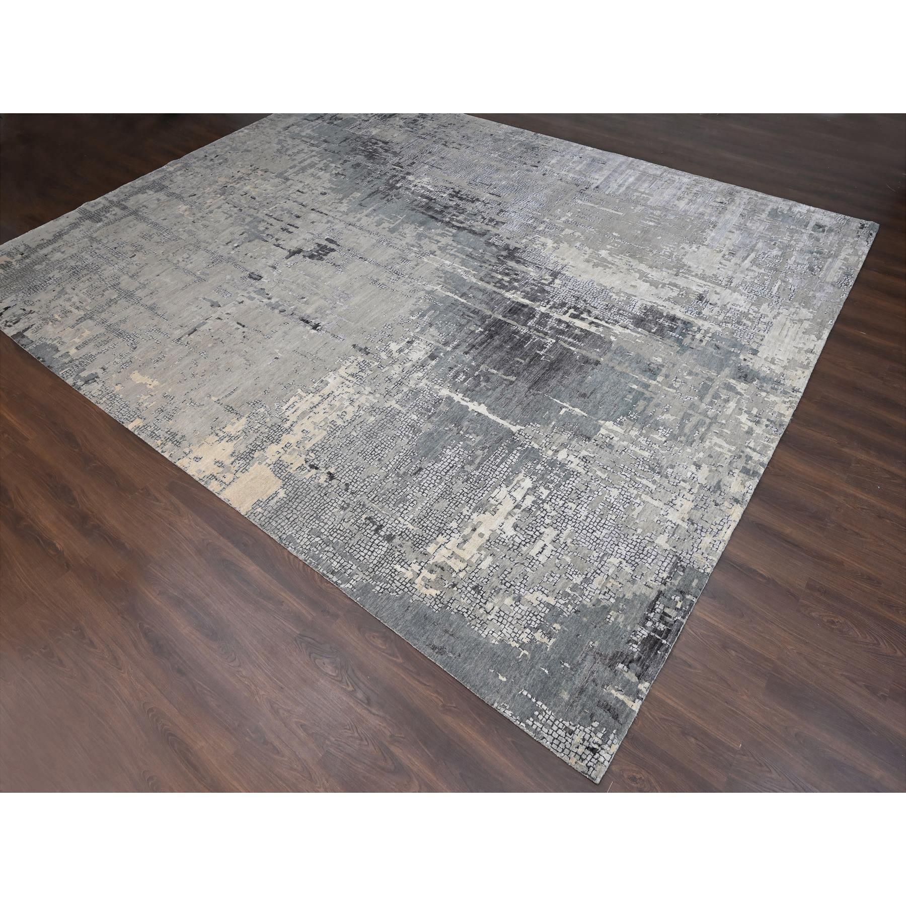 Handgeknüpfter übergroßer orientalischer Teppich aus Wolle und Seide in Taupe mit abstraktem Mosaikdesign (Moderne) im Angebot