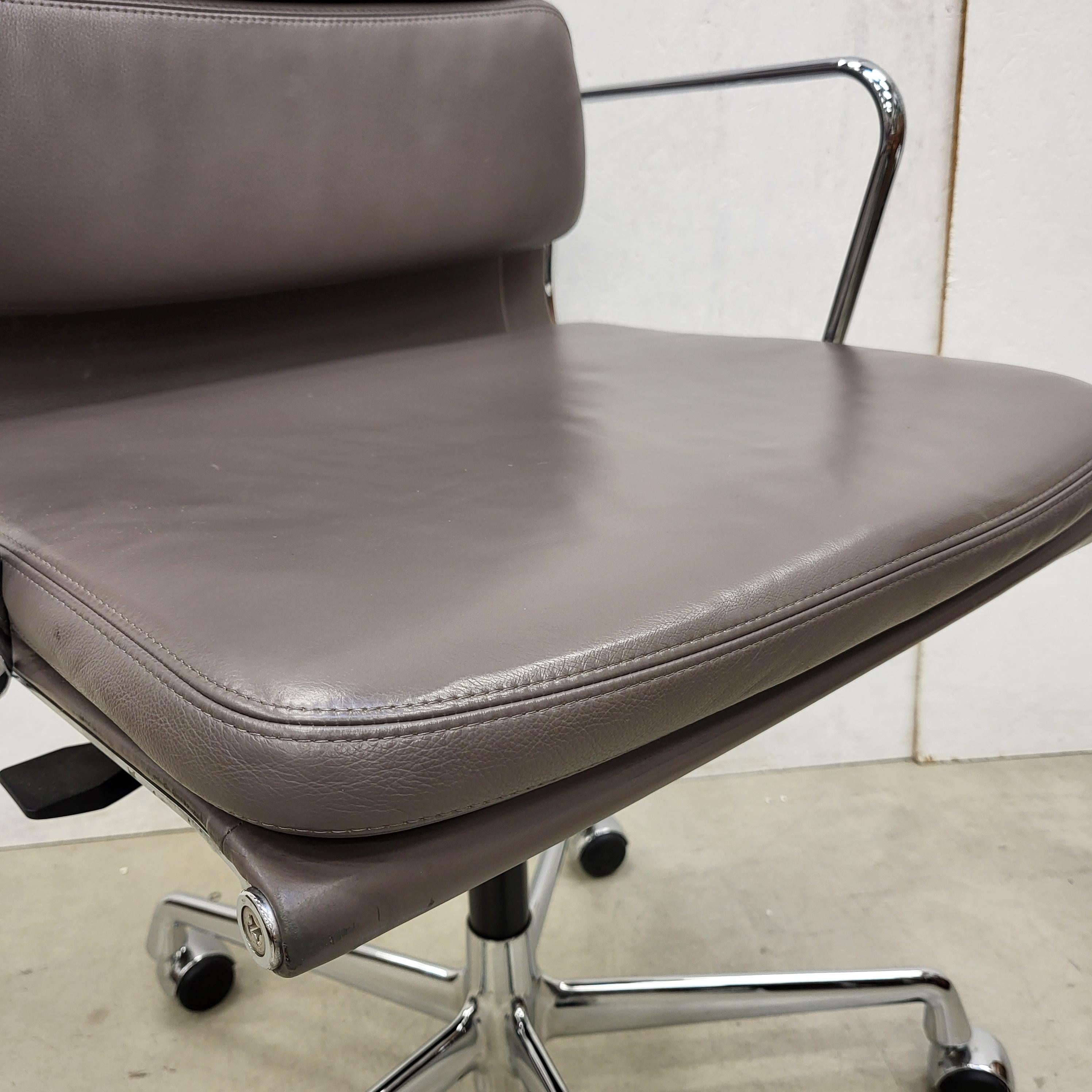 Taupe Brown Vitra EA219 Soft Pad Office Chair by Charles Eames, 2012 2