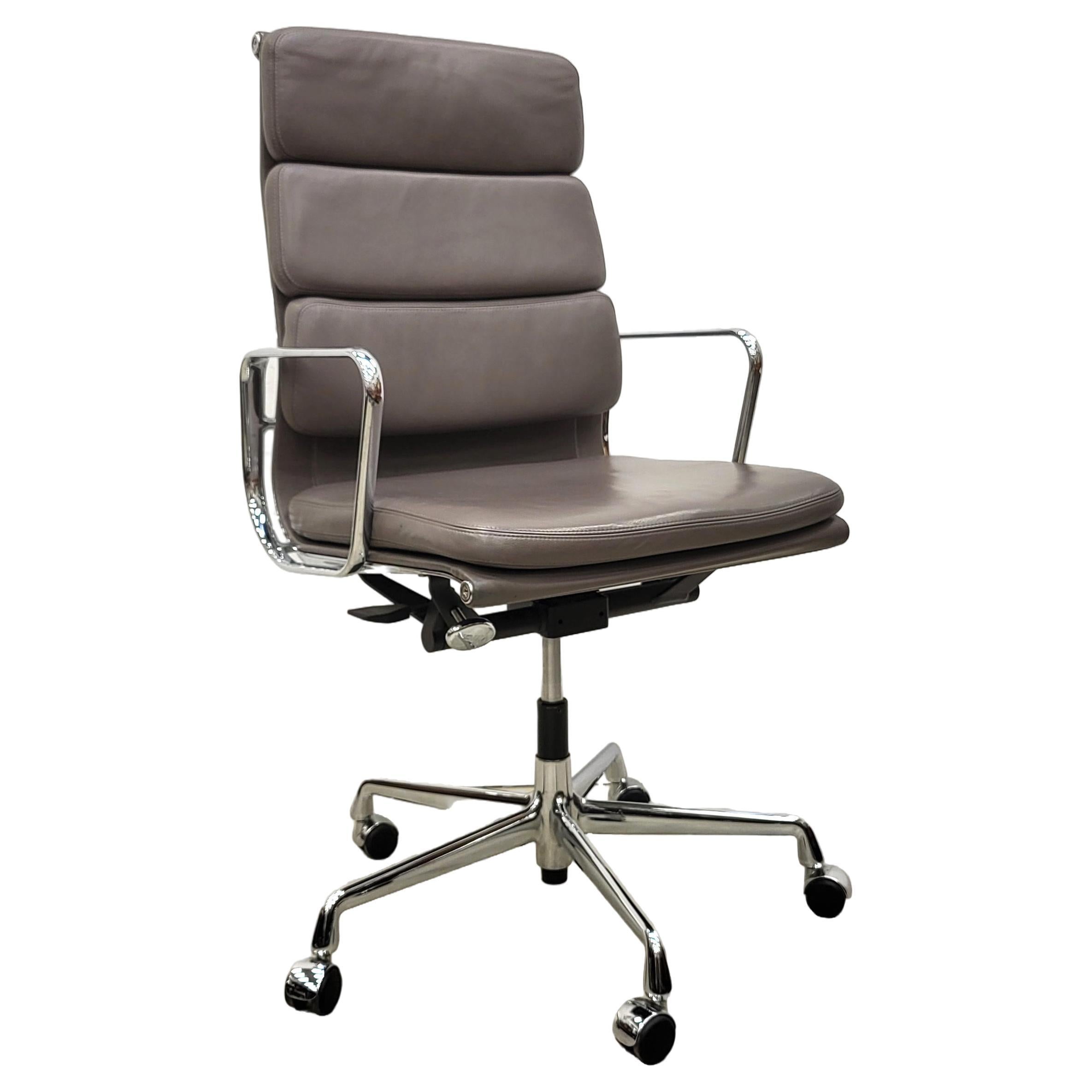 Taupe Brown Vitra EA219 Soft Pad Office Chair von Charles Eames, 2012