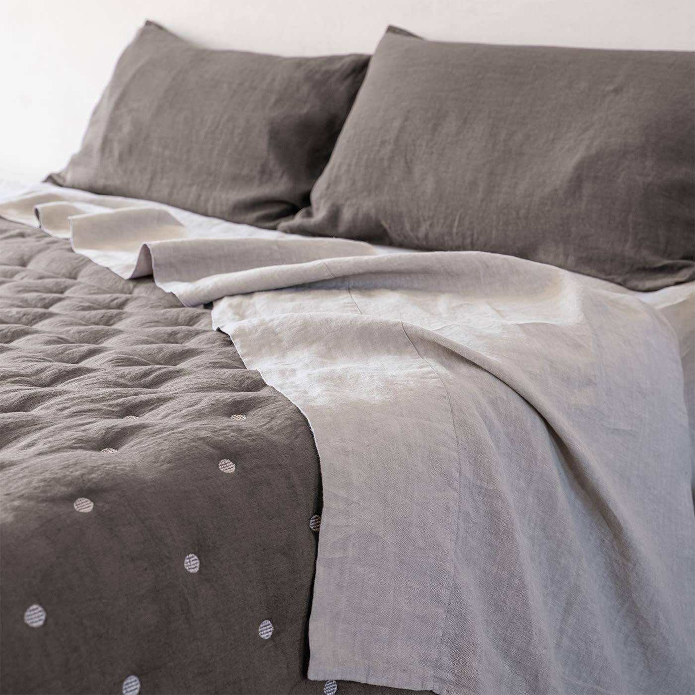 A year-round best seller and it’s not hard to see why: Once Milano quilt adds a touch of understated luxury and elegance to your bed. Made from 100% handmade Italian linen, it is as cosy as it is beautiful. The quilt has a natural bottom side and a