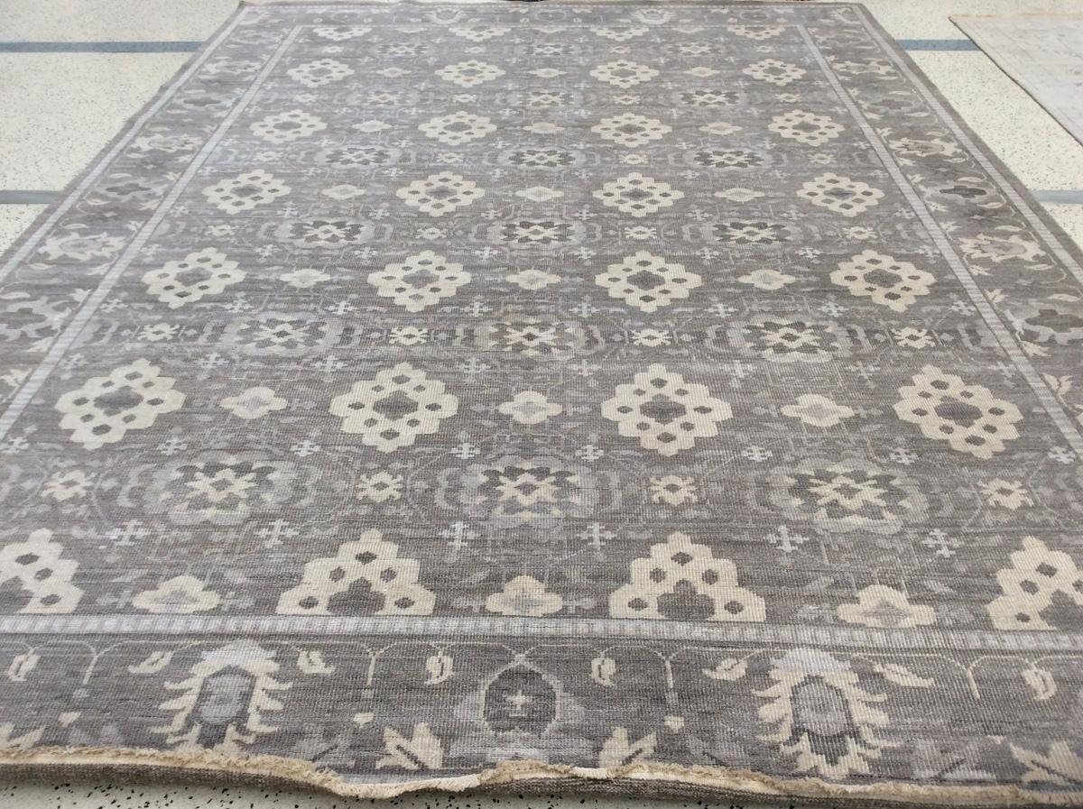 Indian Taupe Grey All Over Geometric Pattern Rug For Sale