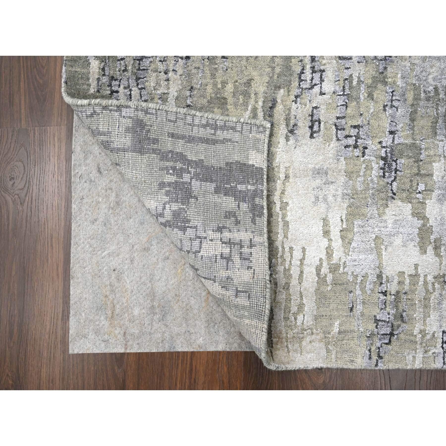 Taupe Hand geknüpft Abstrakt mit Mosaik-Design Wolle-Seide XL Läufer Orientteppich (Moderne) im Angebot