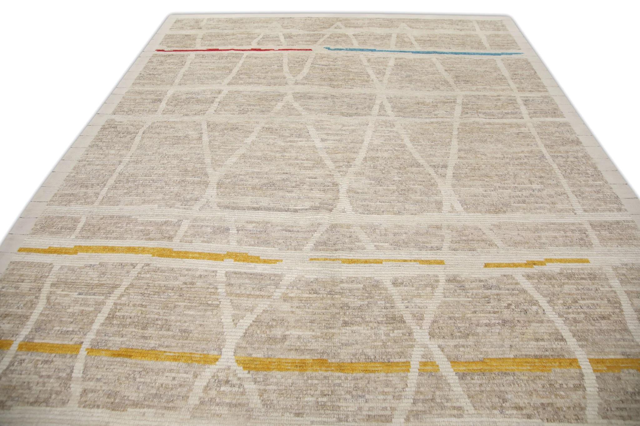 Taupefarbener handgefertigter Tulu-Teppich aus Wolle mit buntem geometrischem Muster 8'8