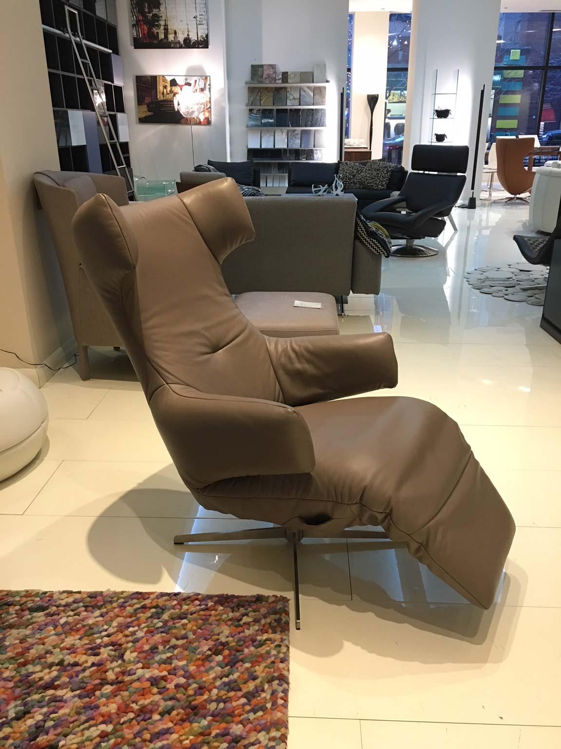 Taupe Leather Battery Powered Recliner with Matt Steel Swivel Base by Leolux (Niederländisch)