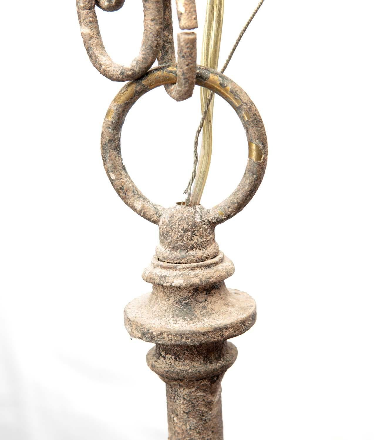 North American Taupe & Peach Hat Twenty Light Brass Chandelier For Sale