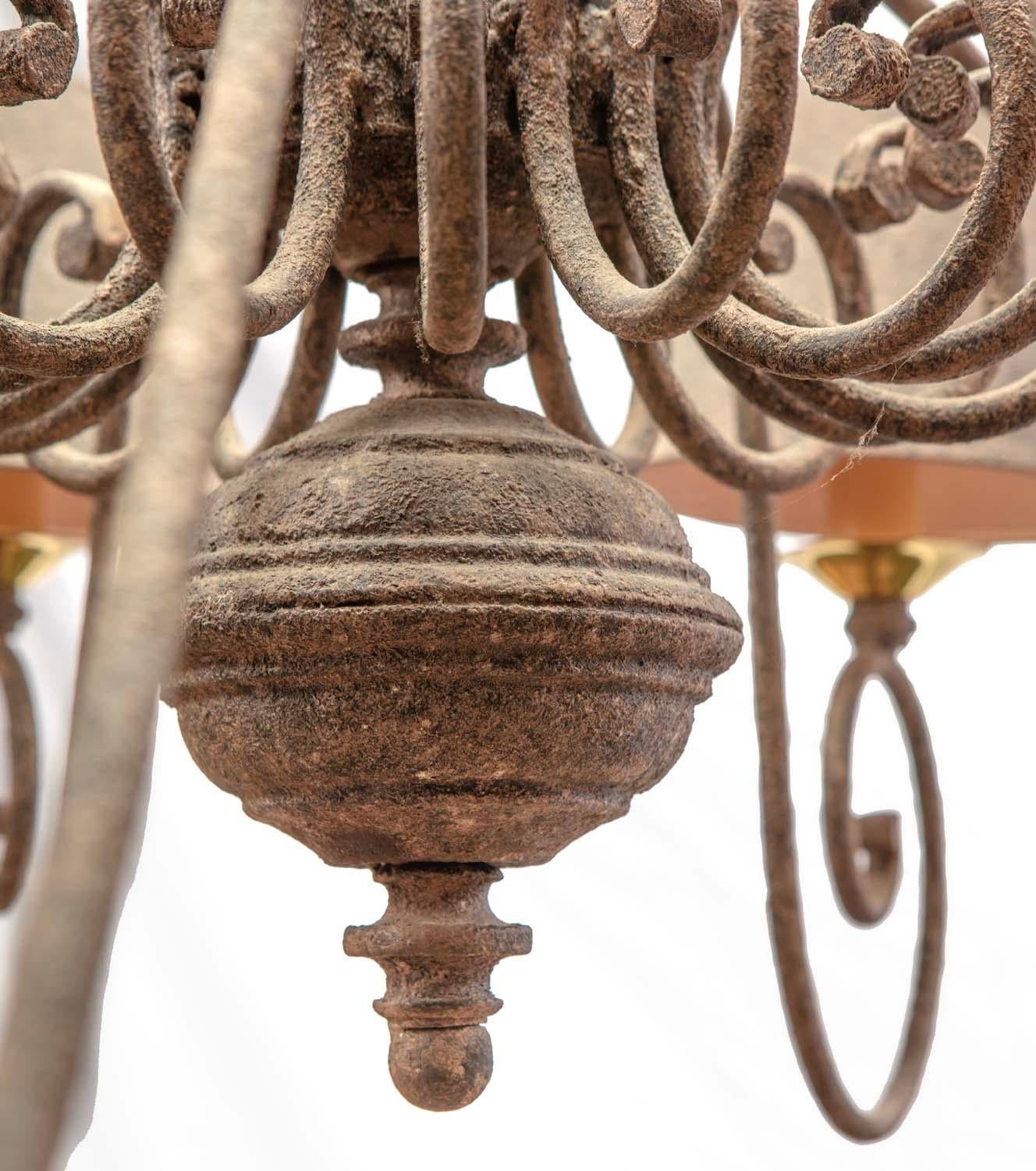 Taupe & Peach Hat Twenty Light Brass Chandelier In Good Condition For Sale In Asheville, NC