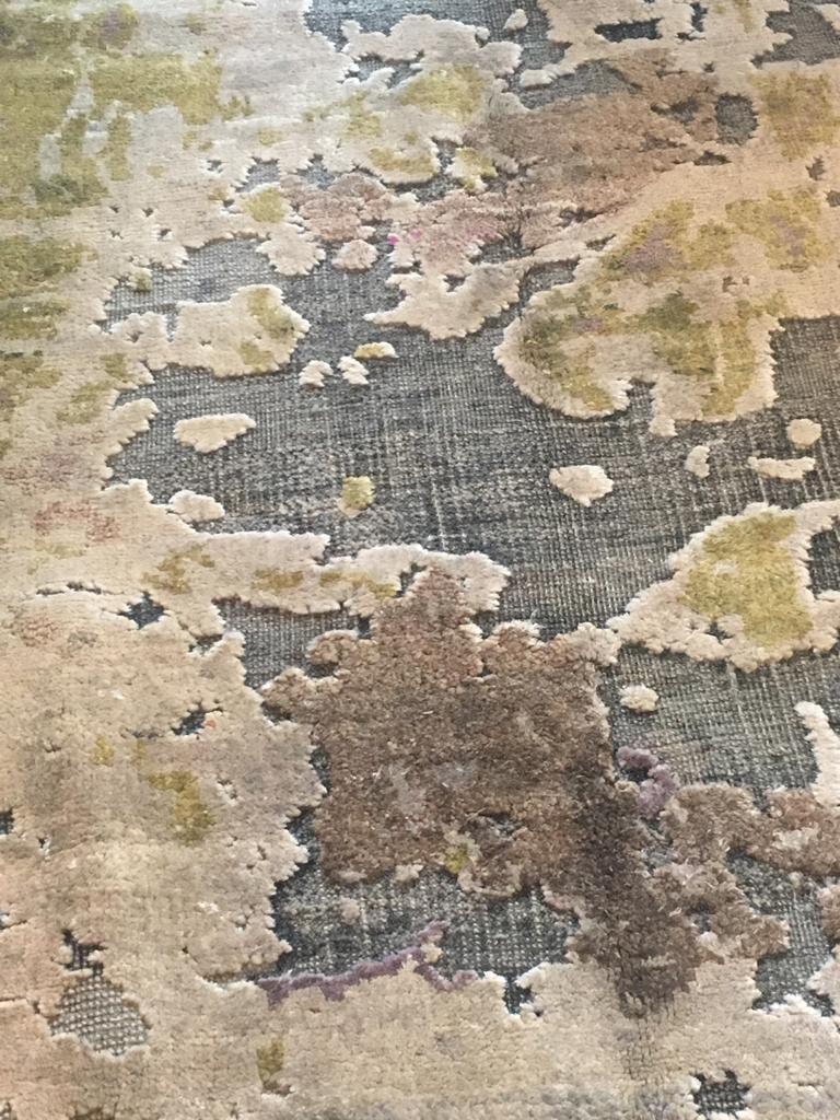 Handgeknüpfter abstrakter Teppich aus Wolle und Seide in Taupe, Rose und Limonenrot, auf Lager 12'x15'  im Angebot 7