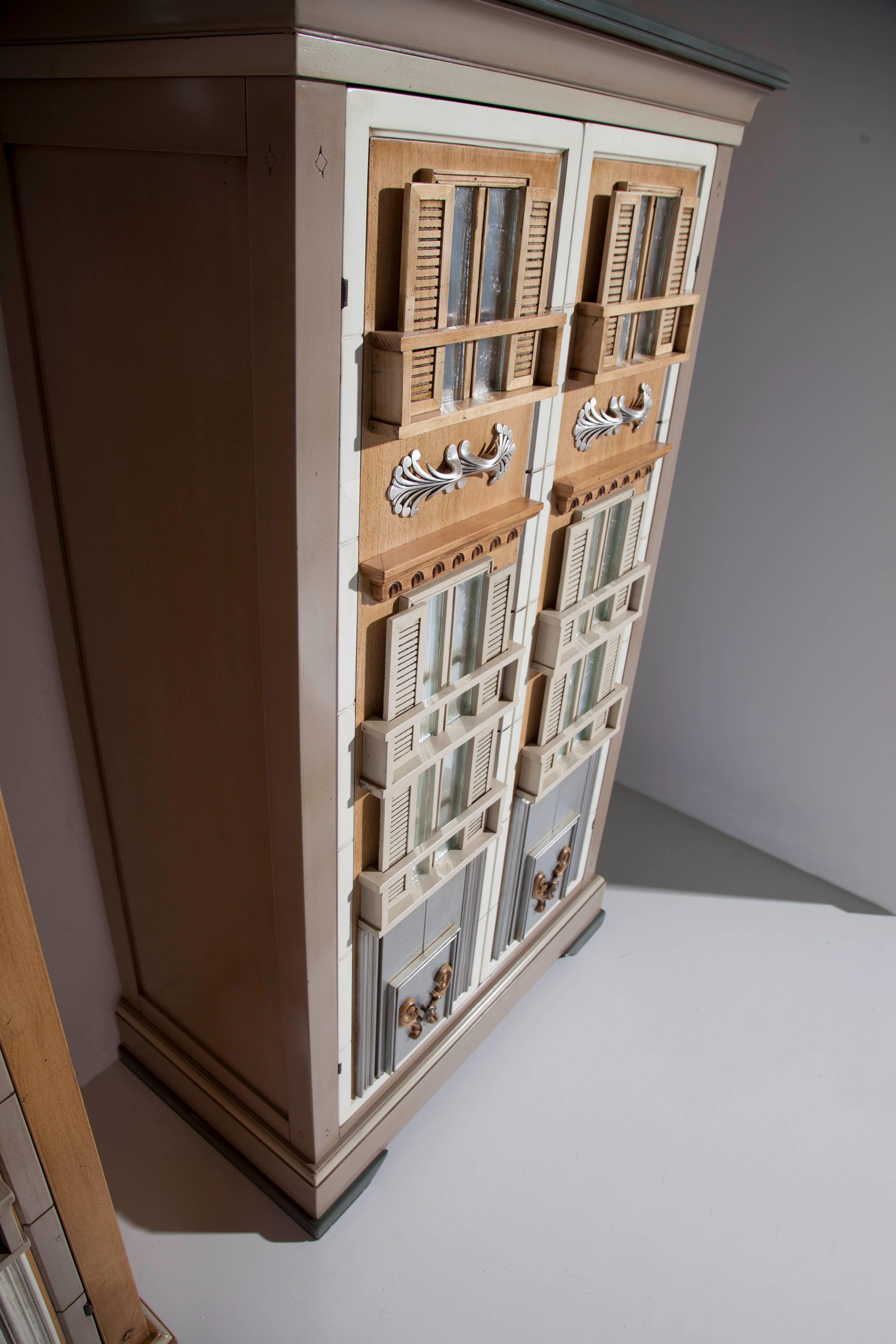 Taupefarbener Toscano-Schrank von Lola Glamour (Postmoderne) im Angebot