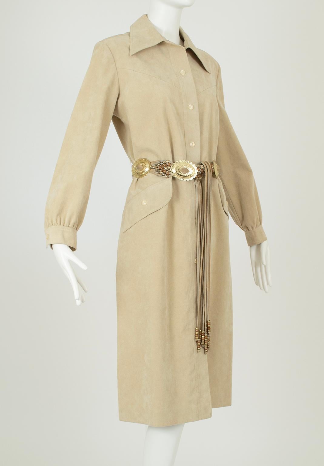 Though the 70s may be synonymous with disco, Country Western artists like Glen Campbell, Loretta Lynn and George Jones popularized the genre enough to affect the fashion of the era. This dress, which combines Halston’s favorite fabric and country’s