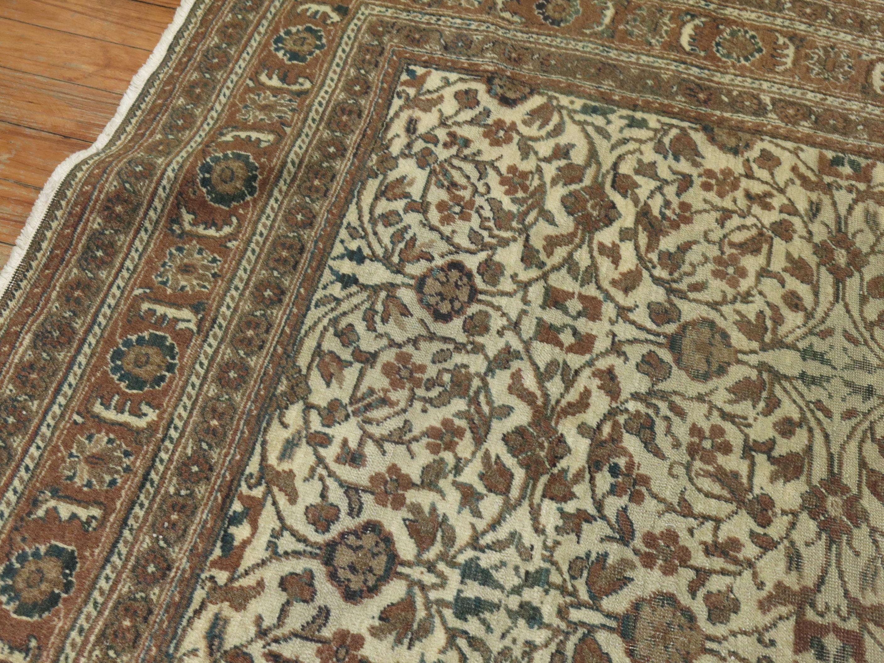 Neutraler türkischer Vintage-Teppich 4' x 6' (Wolle) im Angebot