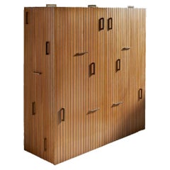 Tauro Cabinet
