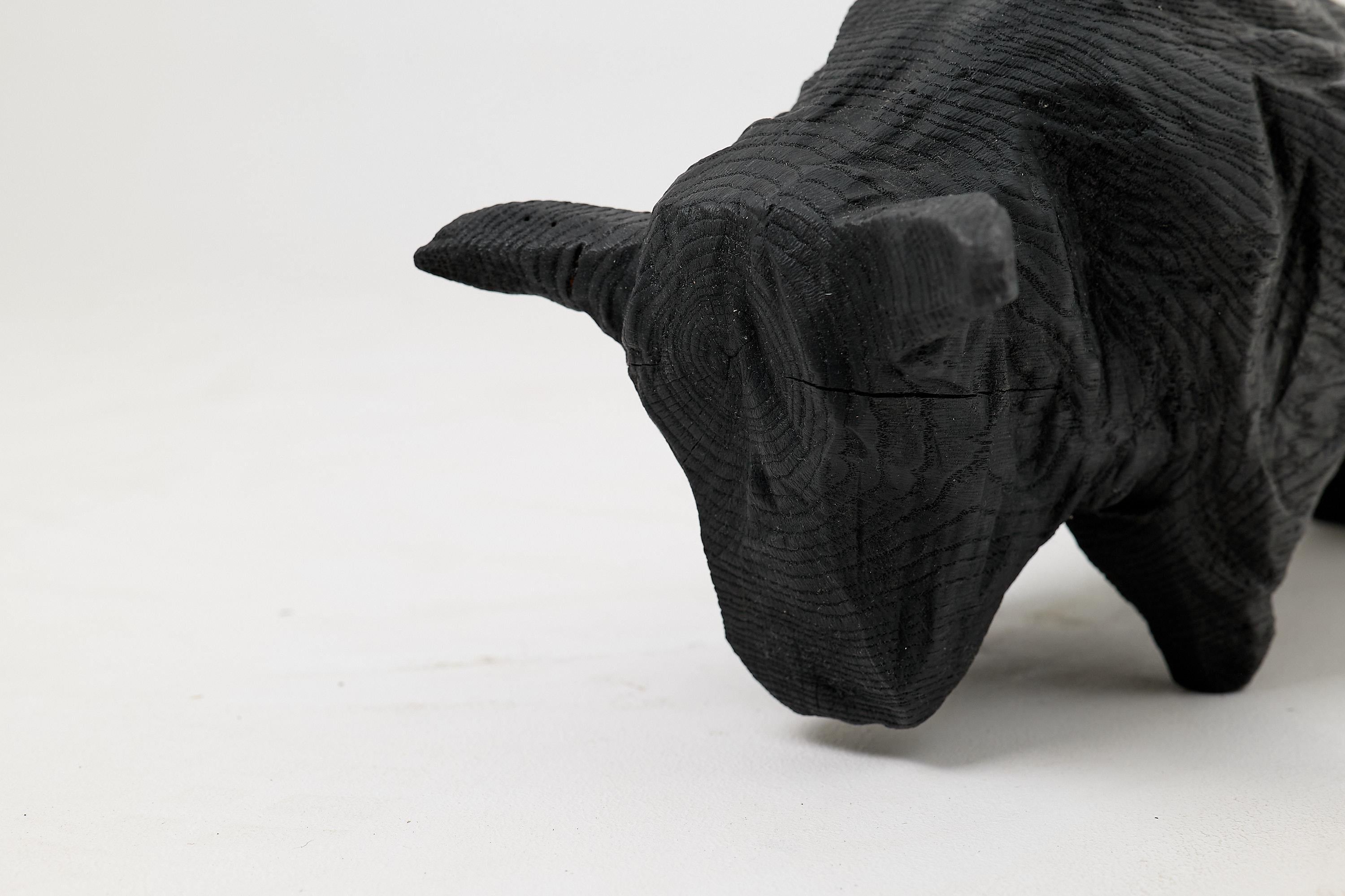 Intagliato Taurus, scolpito con la motosega, Burnt Oak in vendita