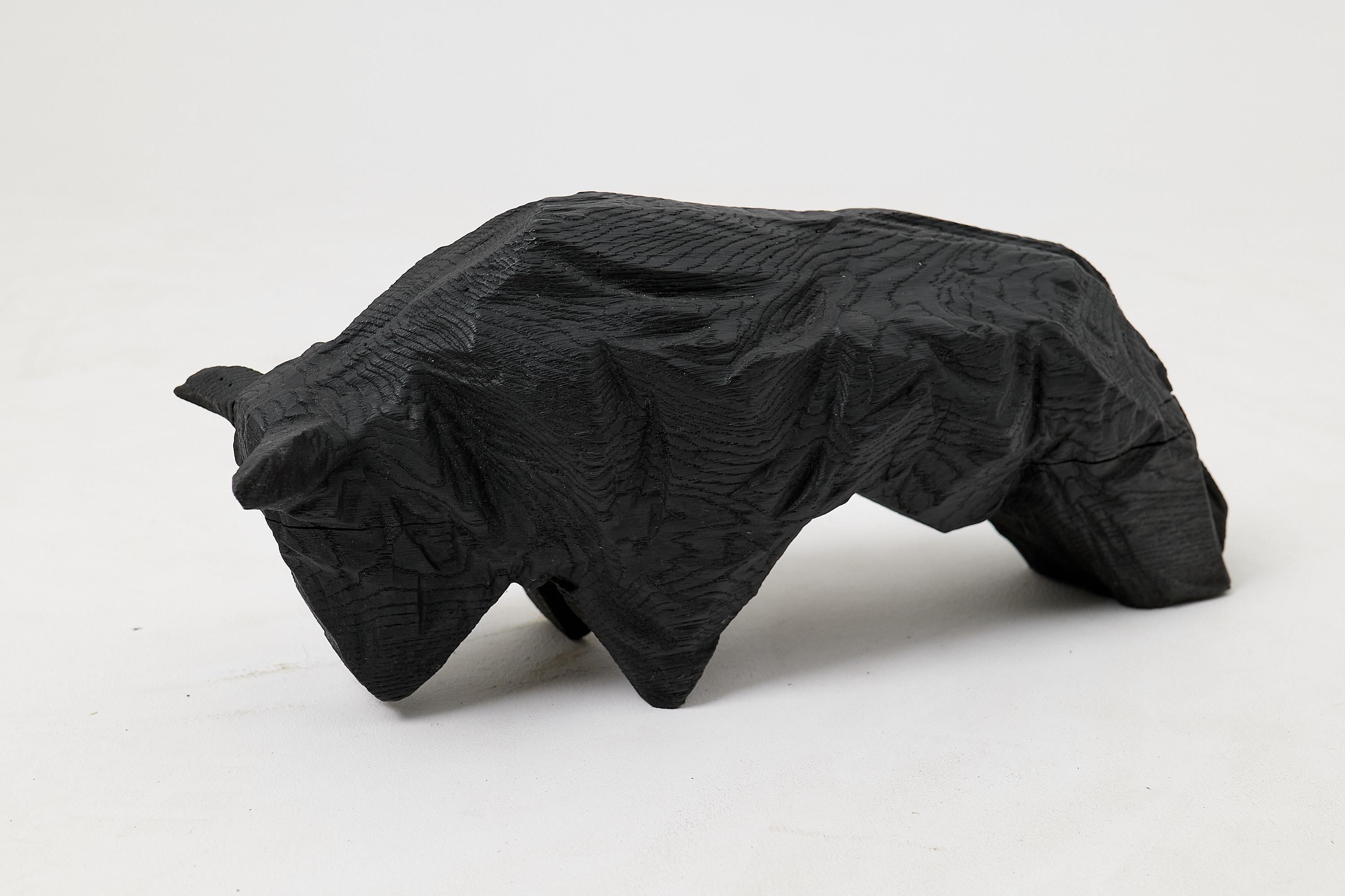 XXI secolo e contemporaneo Taurus, scolpito con la motosega, Burnt Oak in vendita