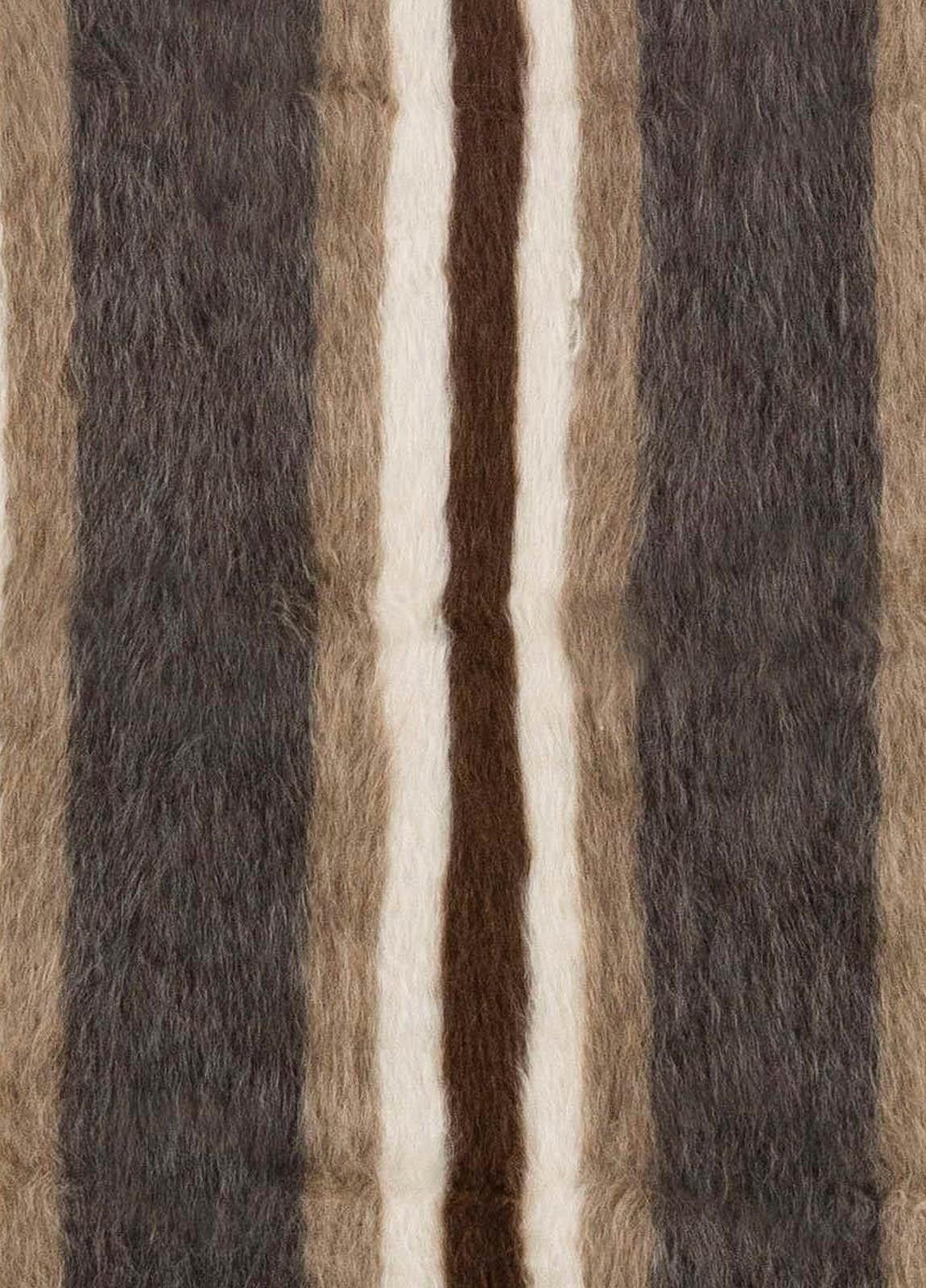Tissé à la main Tapis rayé marron, blanc, gris et en poils de chèvre de la collection Taurus de Doris Leslie Blau en vente