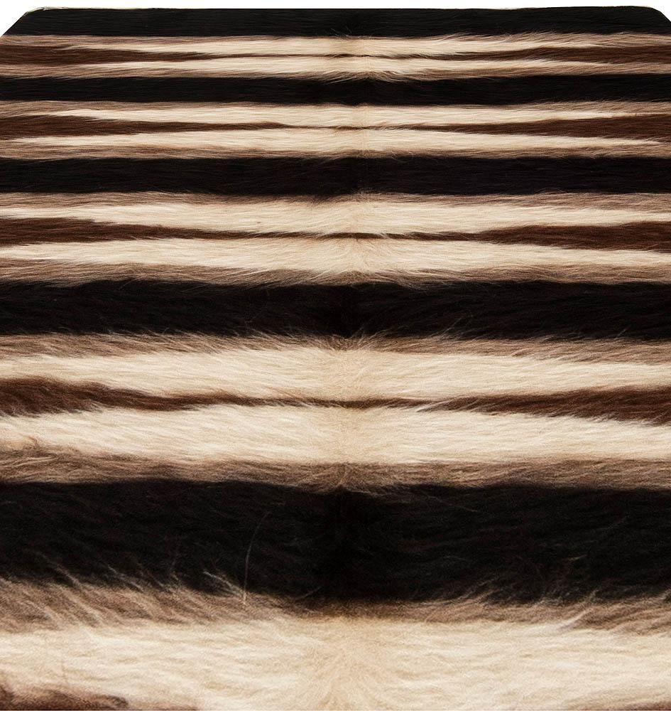 Taurus Collection Striped Goat Hair Rug by Doris Leslie Blau (Moderne) im Angebot