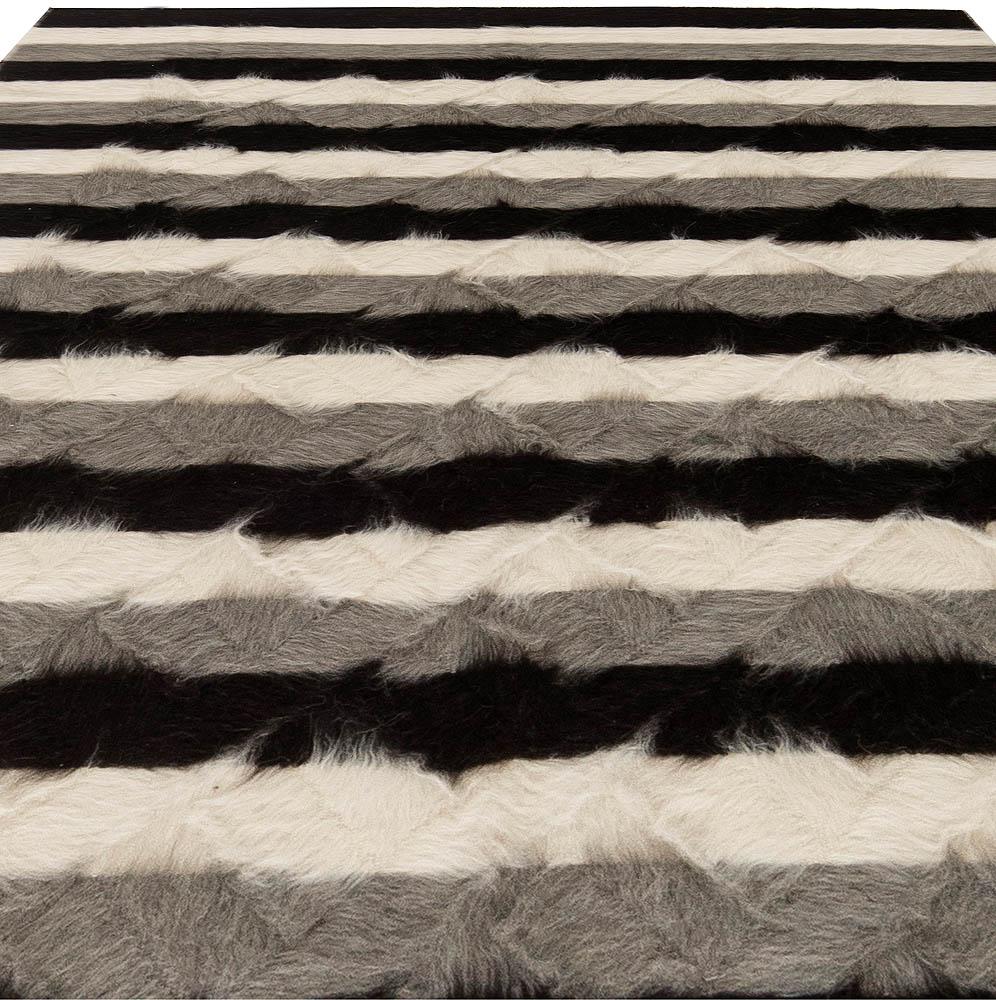 Moderno Tappeto in pelo di capra a righe Taurus Collection di Doris Leslie Blau in vendita