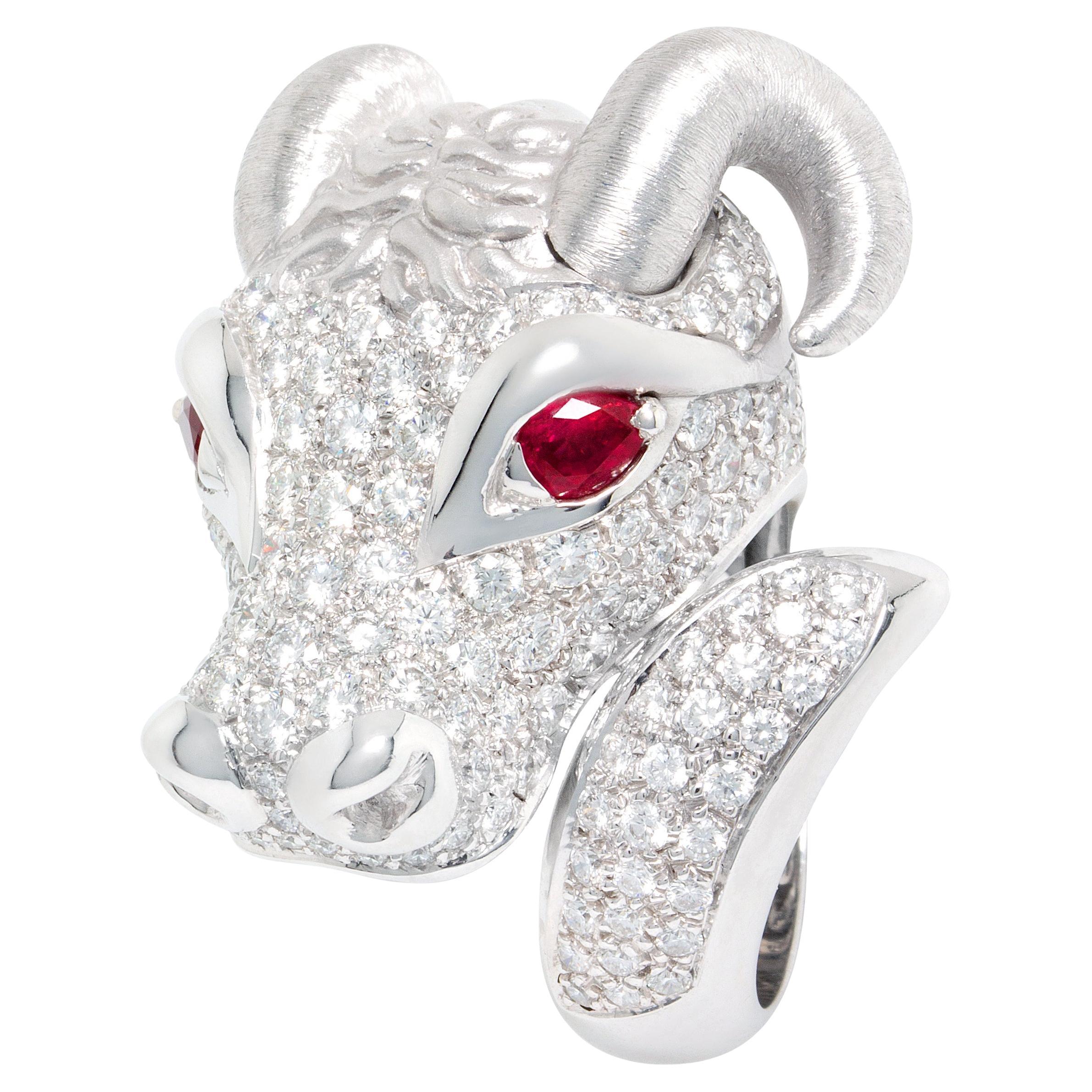 Anillo de cóctel Tauro Zodíaco Diamantes Rubí Diseño de Ella Gafter