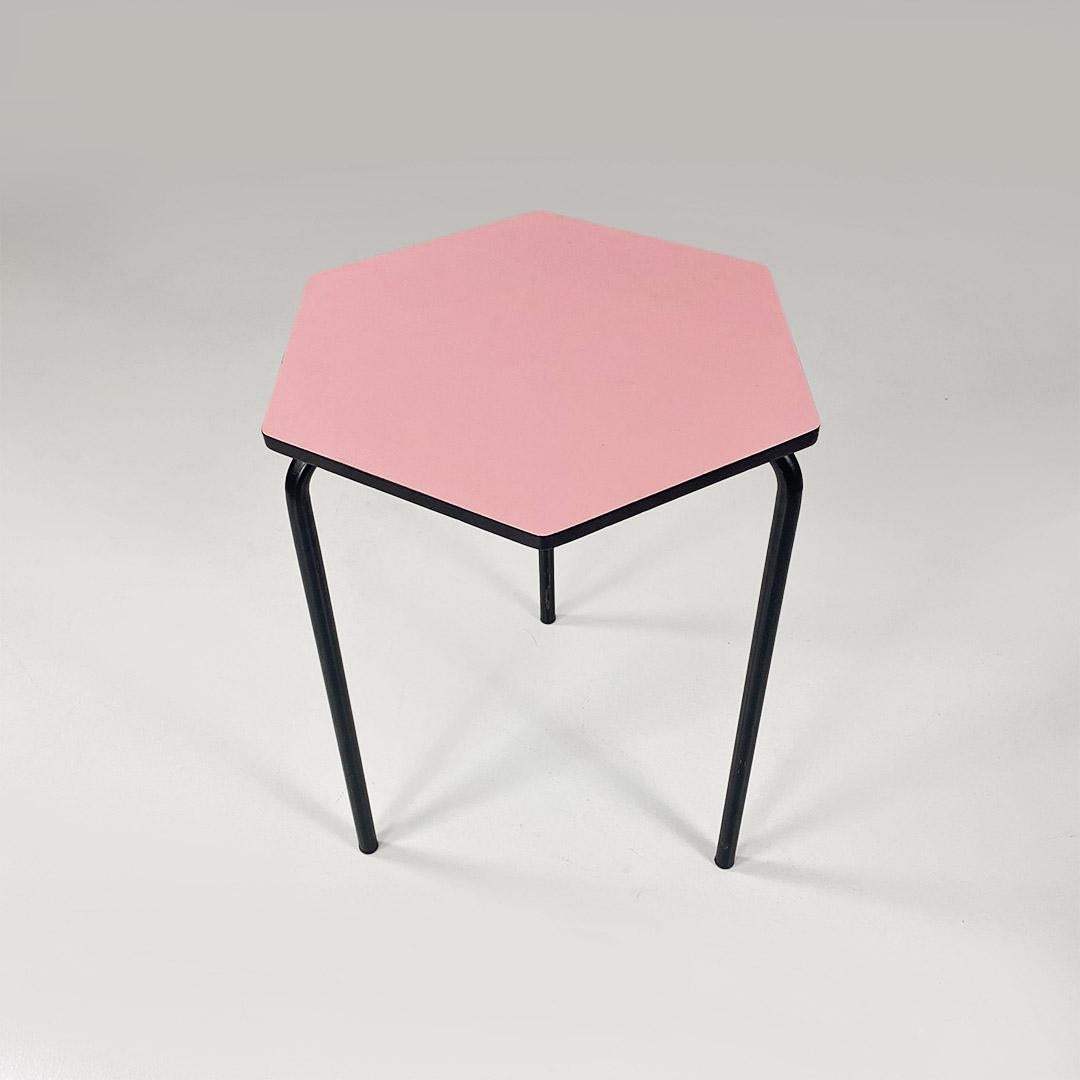 Tavoli da bar esagonali in Formica rosa e metallo, italienisch und modern, 1960 ca. im Zustand „Gut“ im Angebot in MIlano, IT