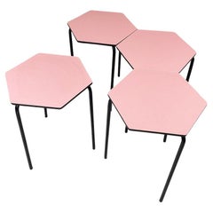 Tavoli da bar esagonali en formica rose e métallisé, italiani e moderne, 1960 ca.