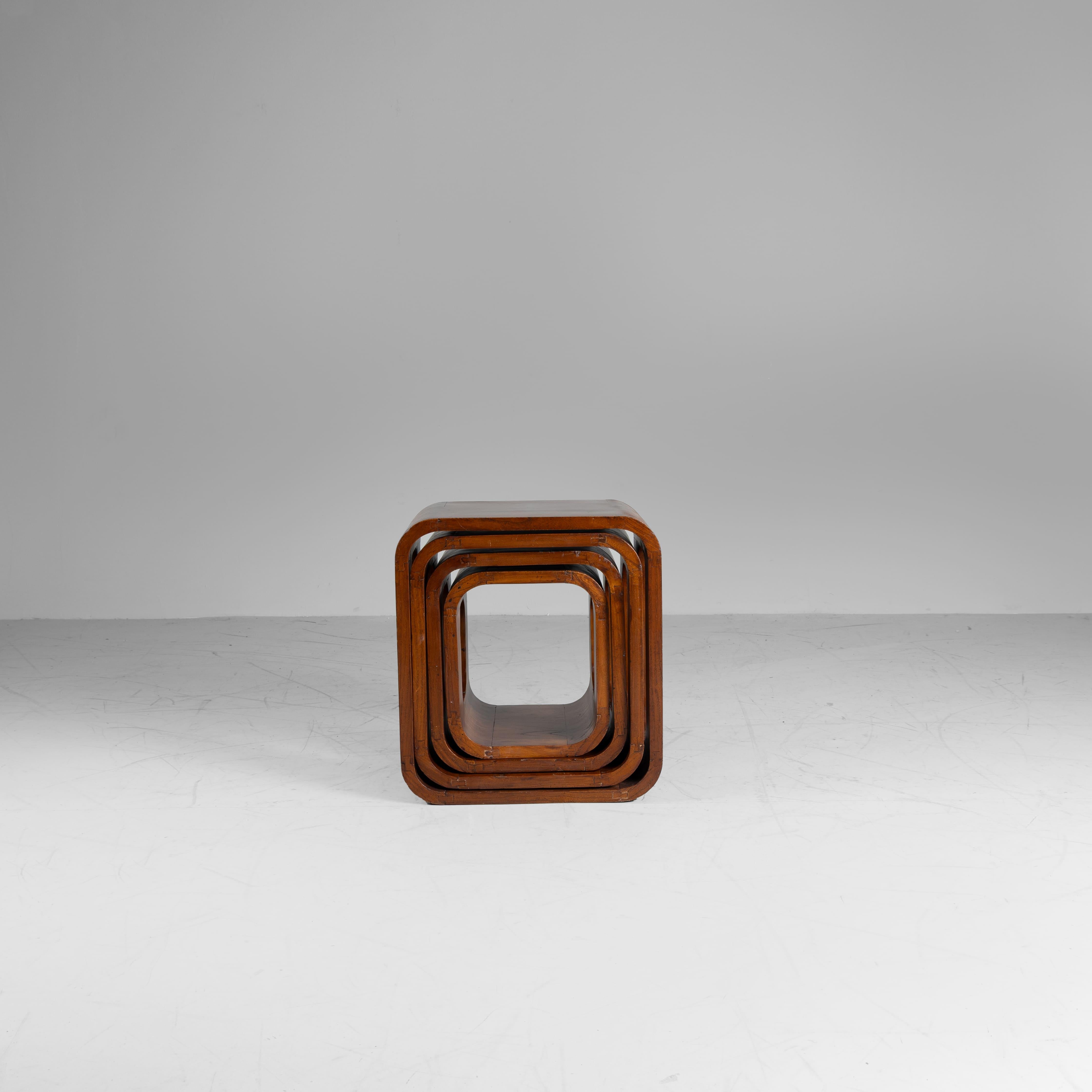Tavolinetti nido in legno esotico, 1960 In condizioni buone a Milano, Lombardia