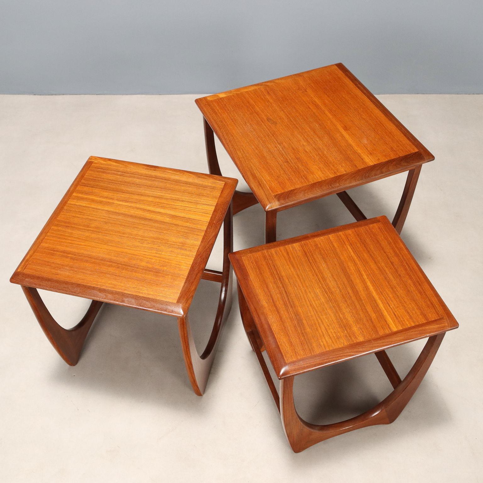 Tavolini a nido anni '60 Manifattura Nordeuropea For Sale 1