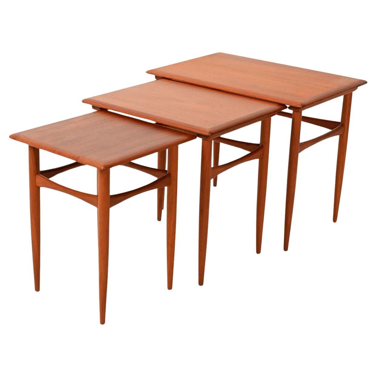 Scandinavian 50s-60s interlocking teak side tables For Sale