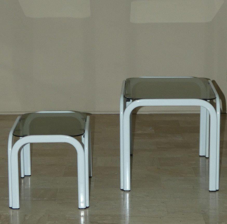 Late 20th Century Tables basses vintage en métal et verre d'Ikea, années 1980 en vente