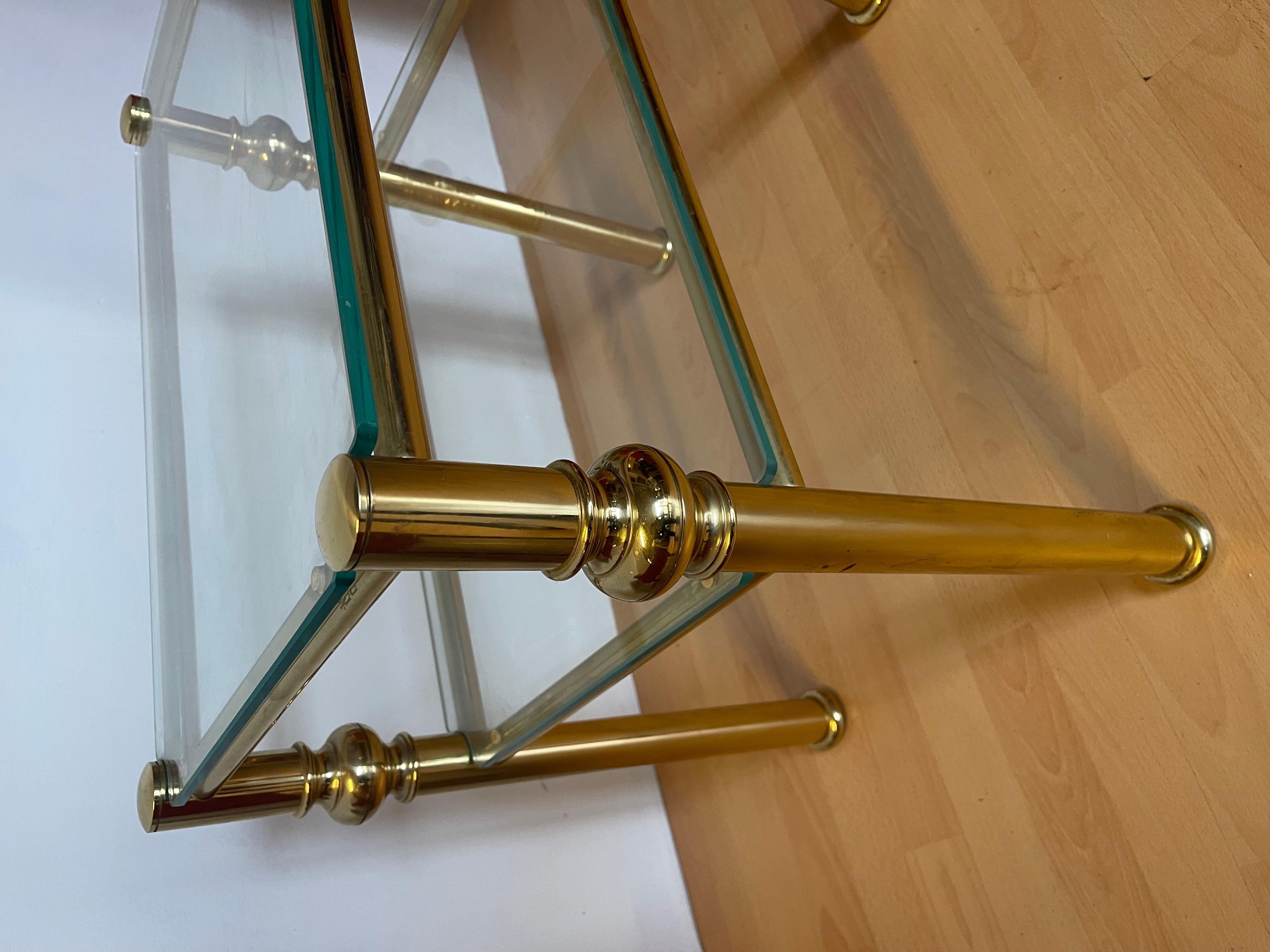 Tavolini italiano in ottone e vetro anni '90 en venta 3