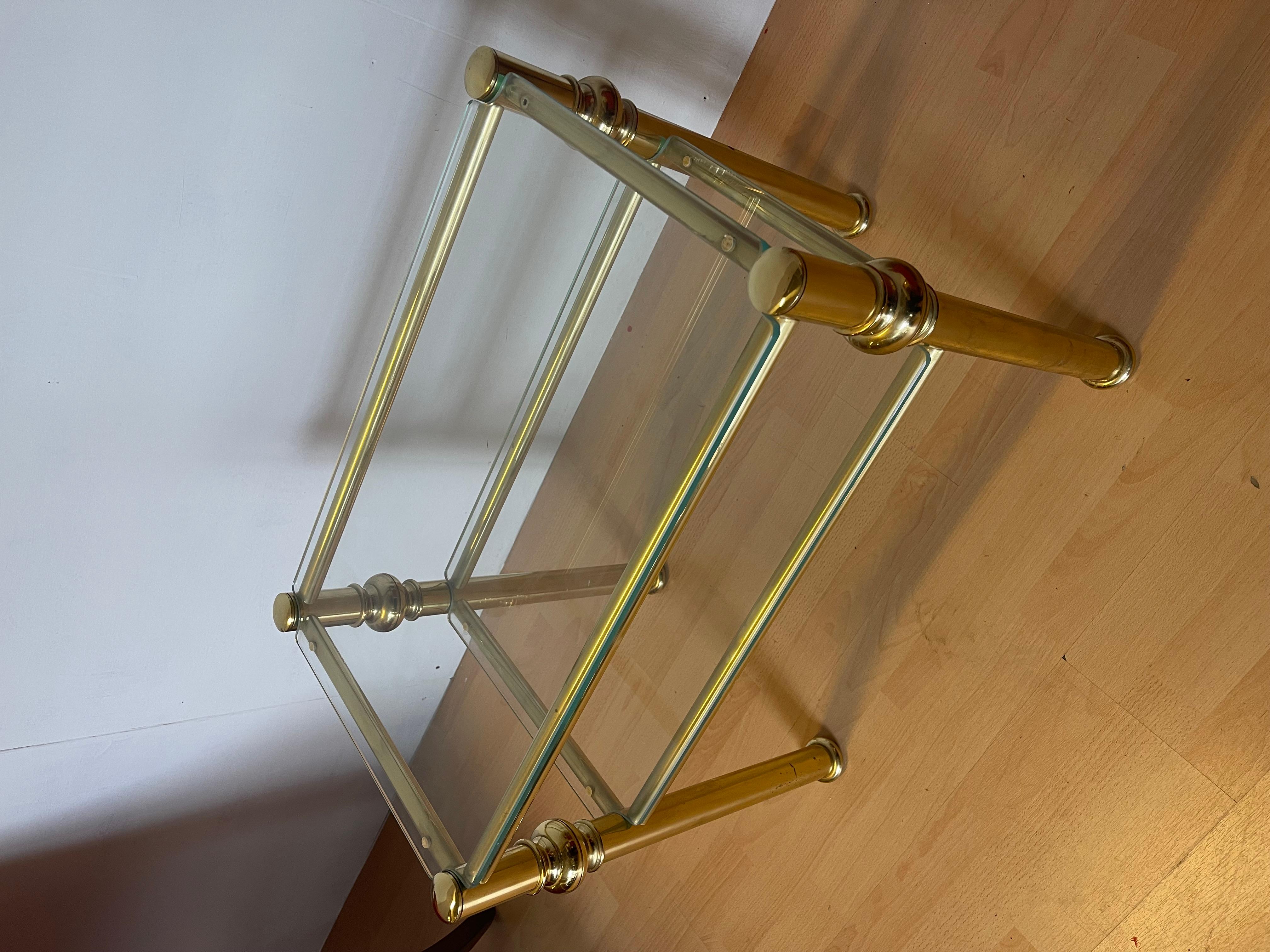 Tavolini italiano in ottone e vetro anni '90 en venta 4