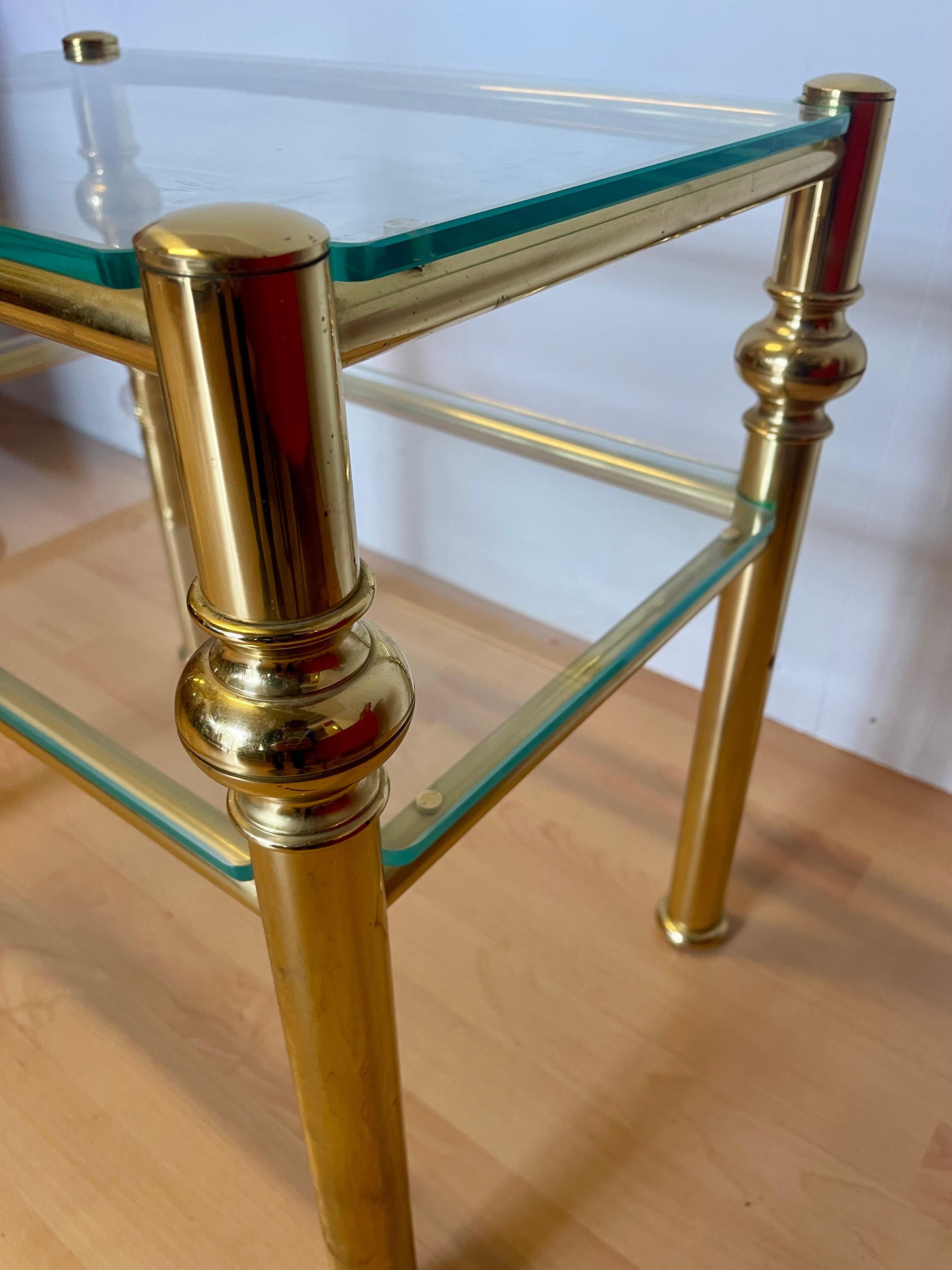 Tavolini italiano in ottone e vetro anni '90 en venta 12