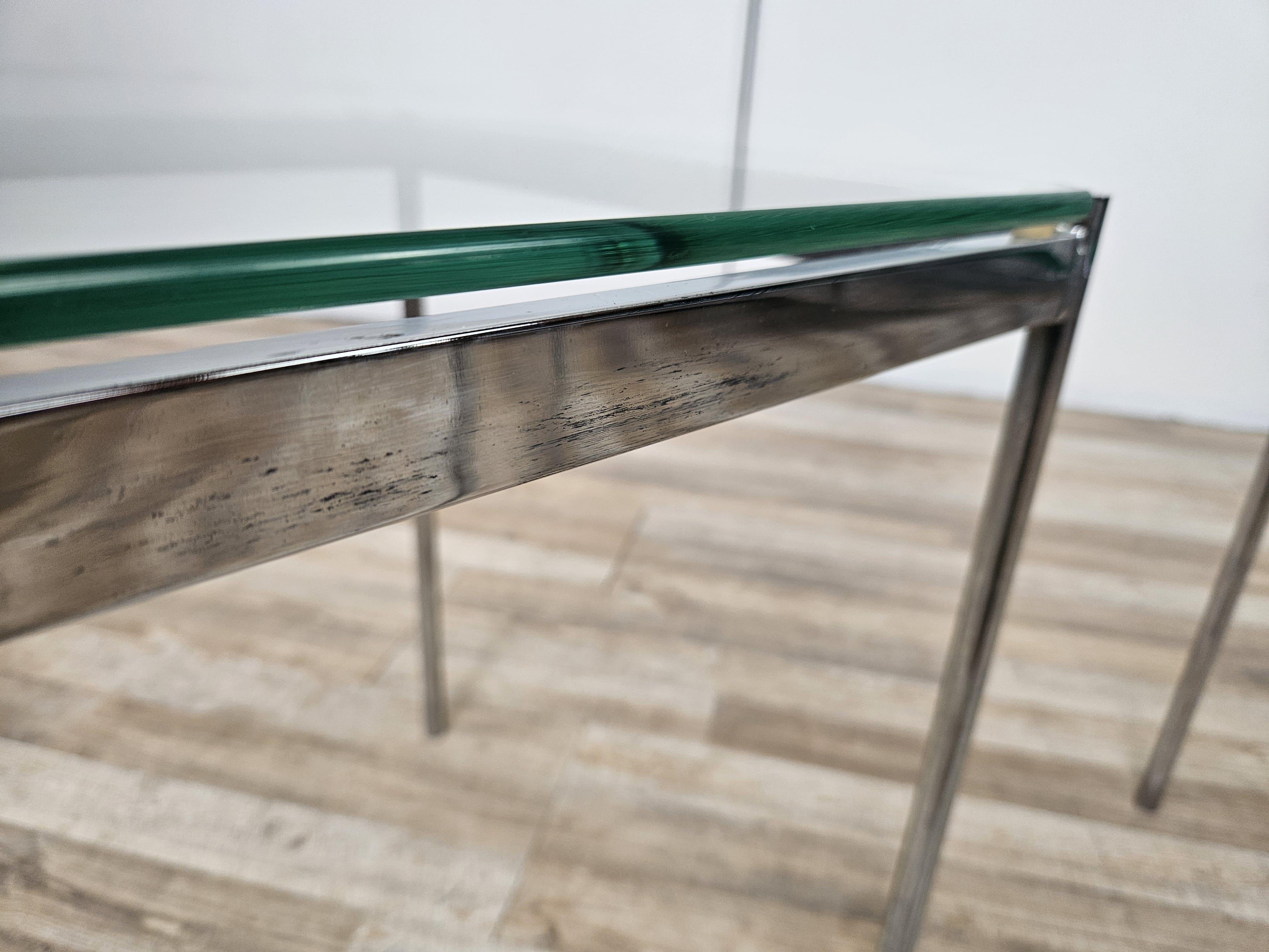 Tables basses en acier et verre du milieu des années 1970 en vente 3