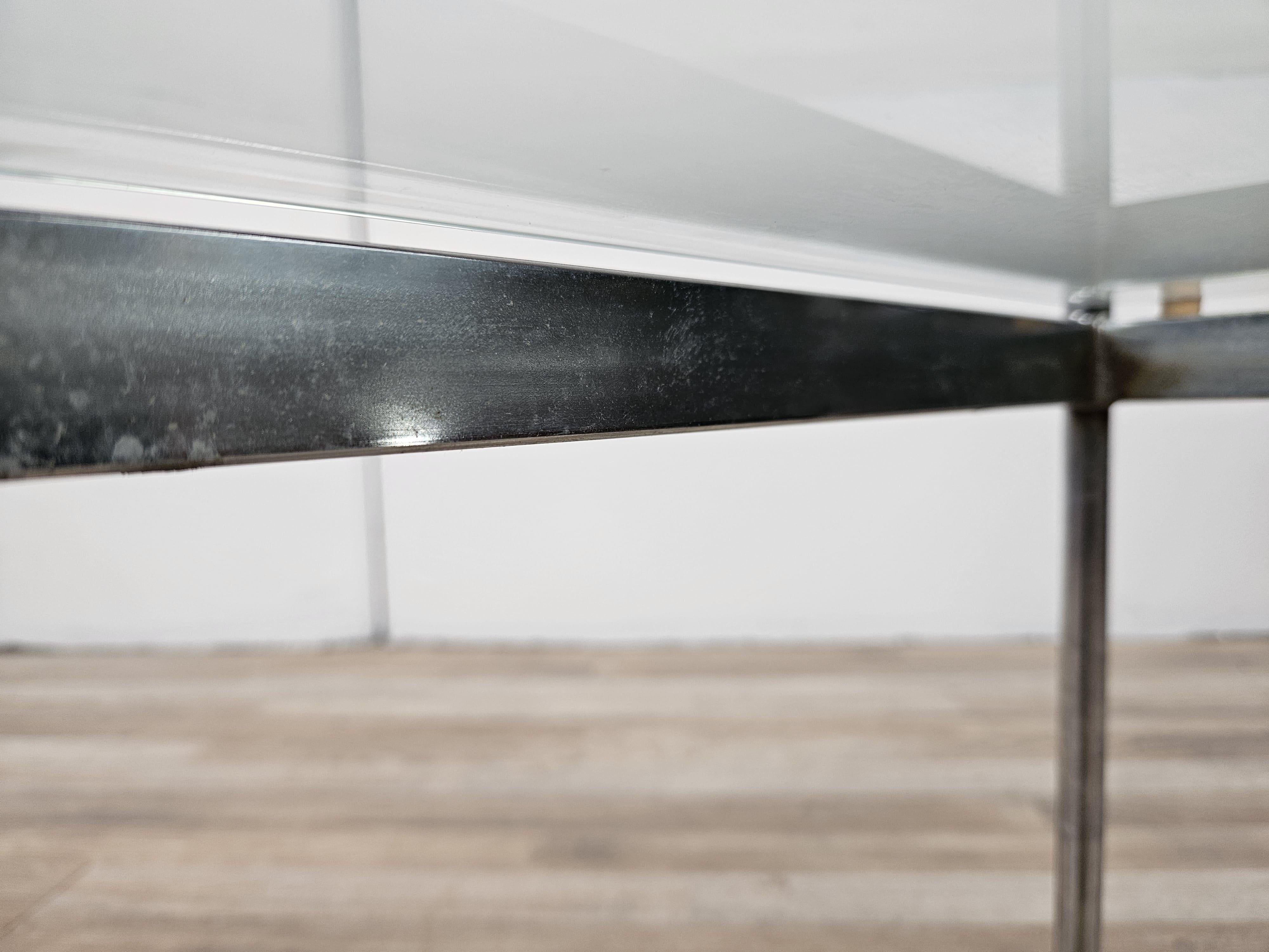 Tables basses en acier et verre du milieu des années 1970 en vente 6