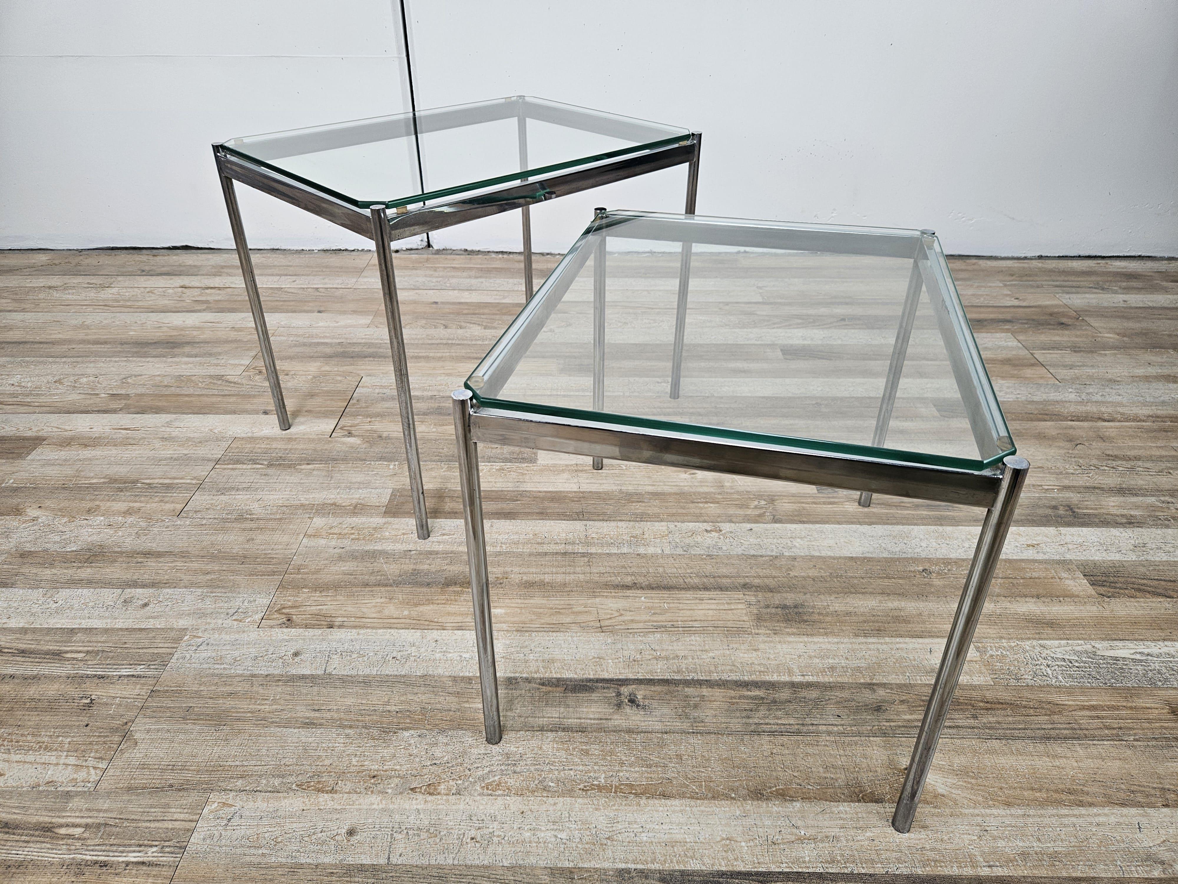 Italian Tables basses en acier et verre du milieu des années 1970 en vente