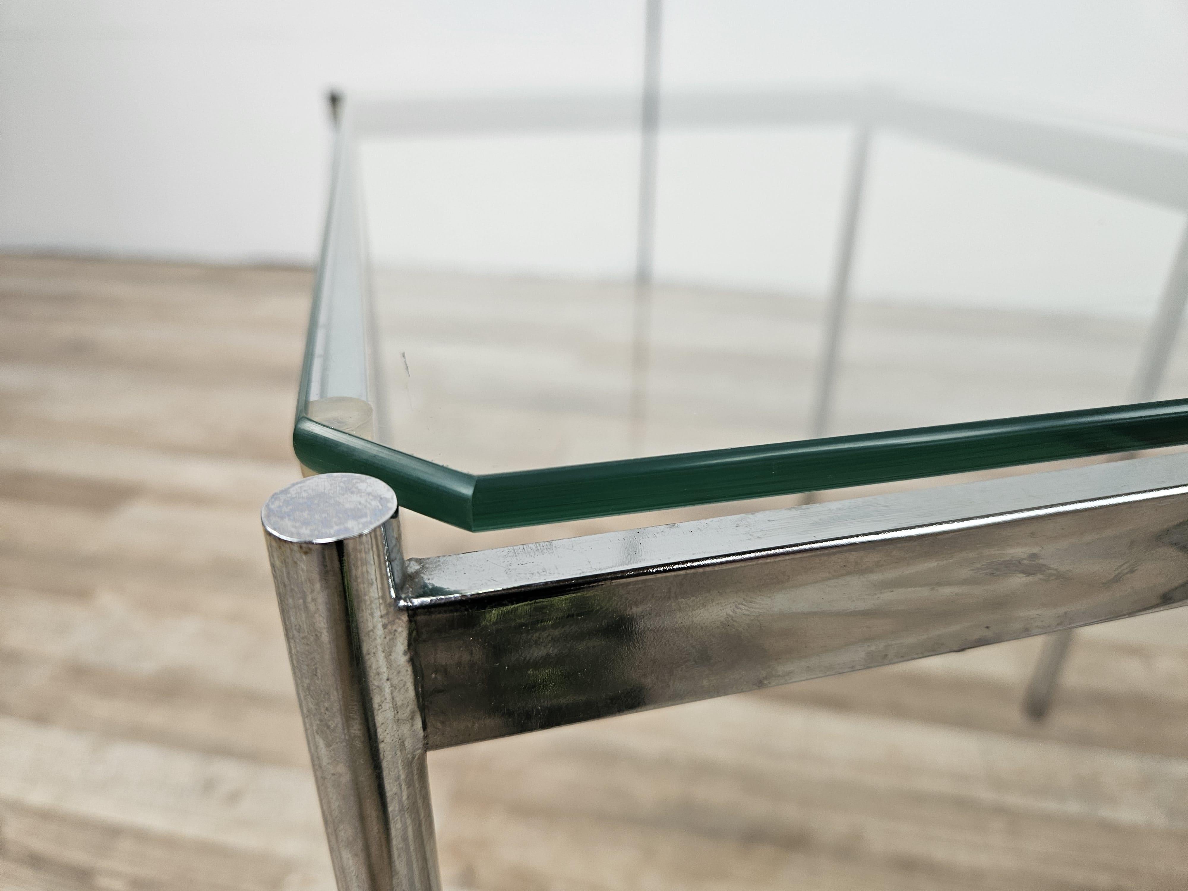 Acier Tables basses en acier et verre du milieu des années 1970 en vente