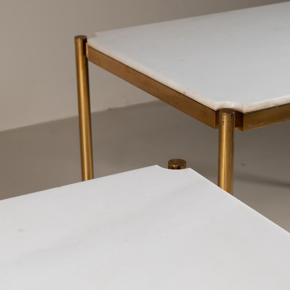 Italian tables basses en marbre et laiton osvaldo borsani, Tecno en vente