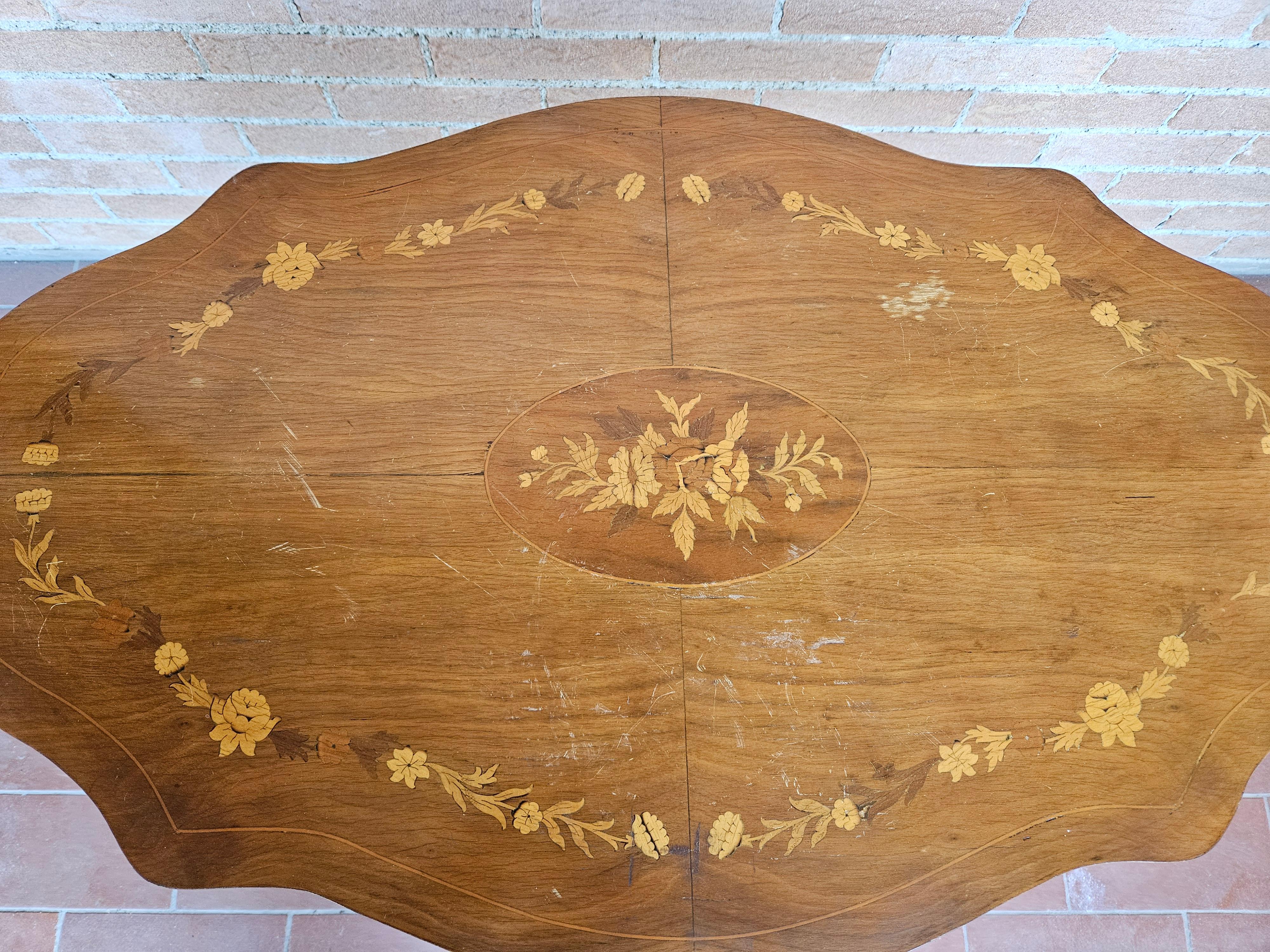 Mid-20th Century Blond walnut cookie table with maple, rose maple and mahogany inlays For Sale