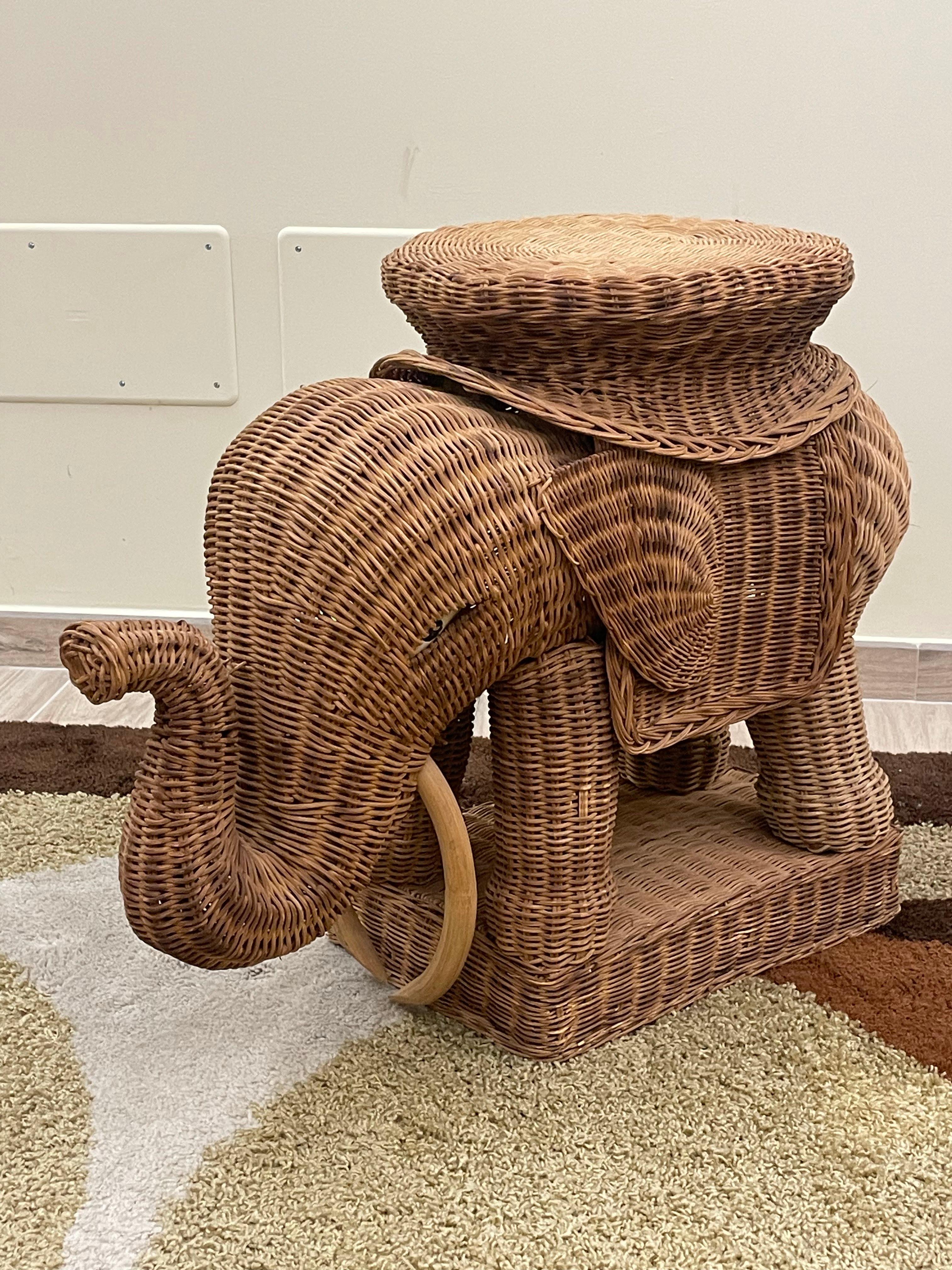 Mid-20th Century Elephant-shaped rattan coffee table, 1960s For Sale