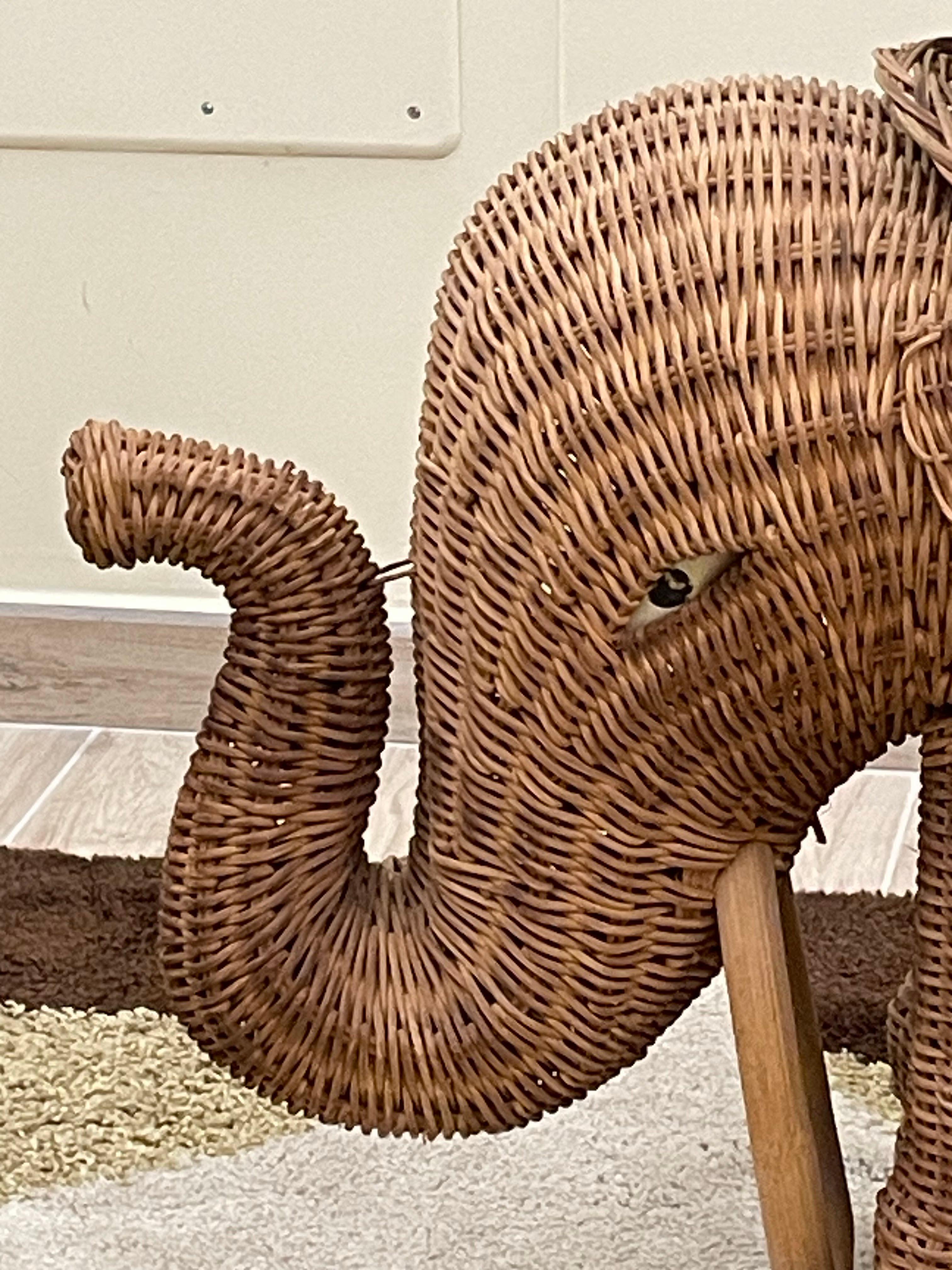 Rattan Elephant-shaped rattan coffee table, 1960s For Sale