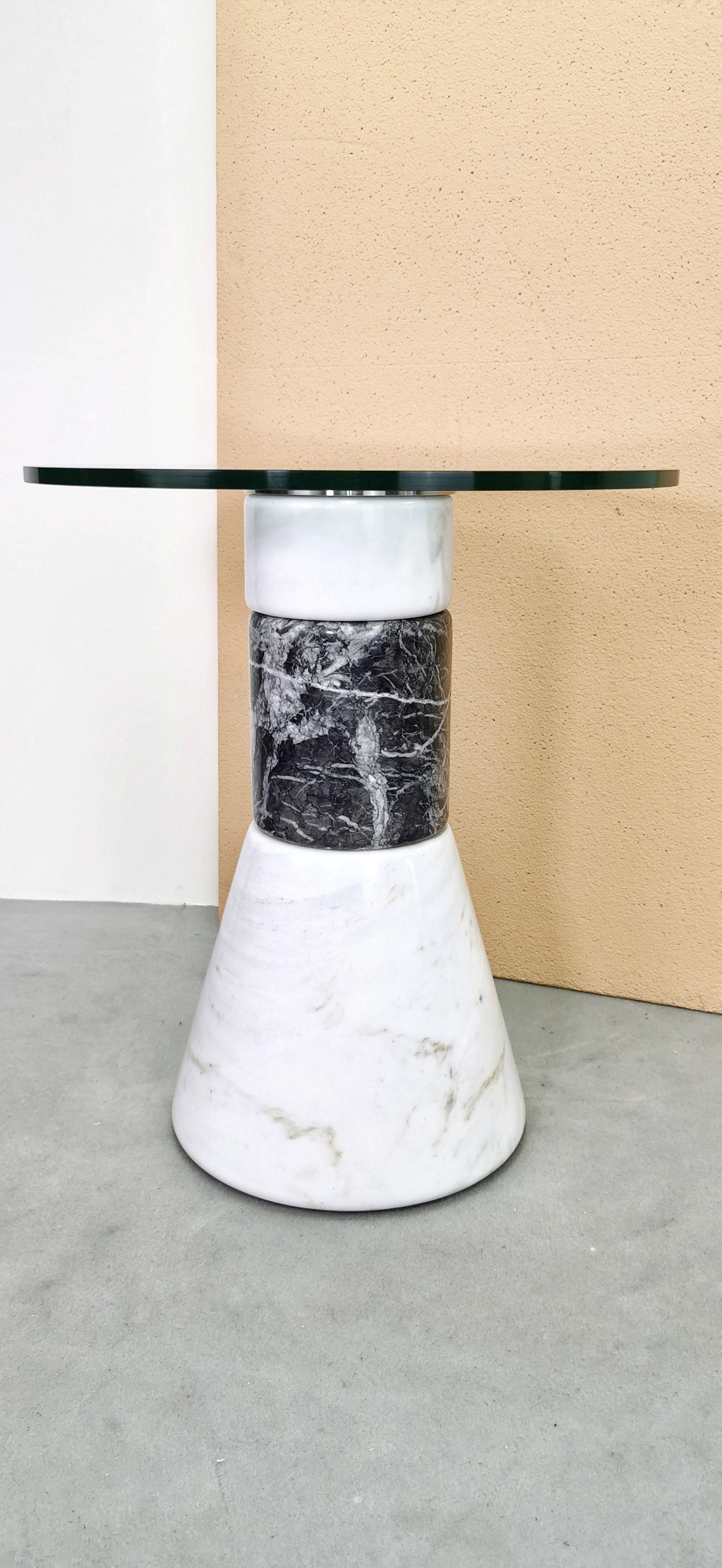 Marble and glass high side table Acerbis 1980's production For Sale 2