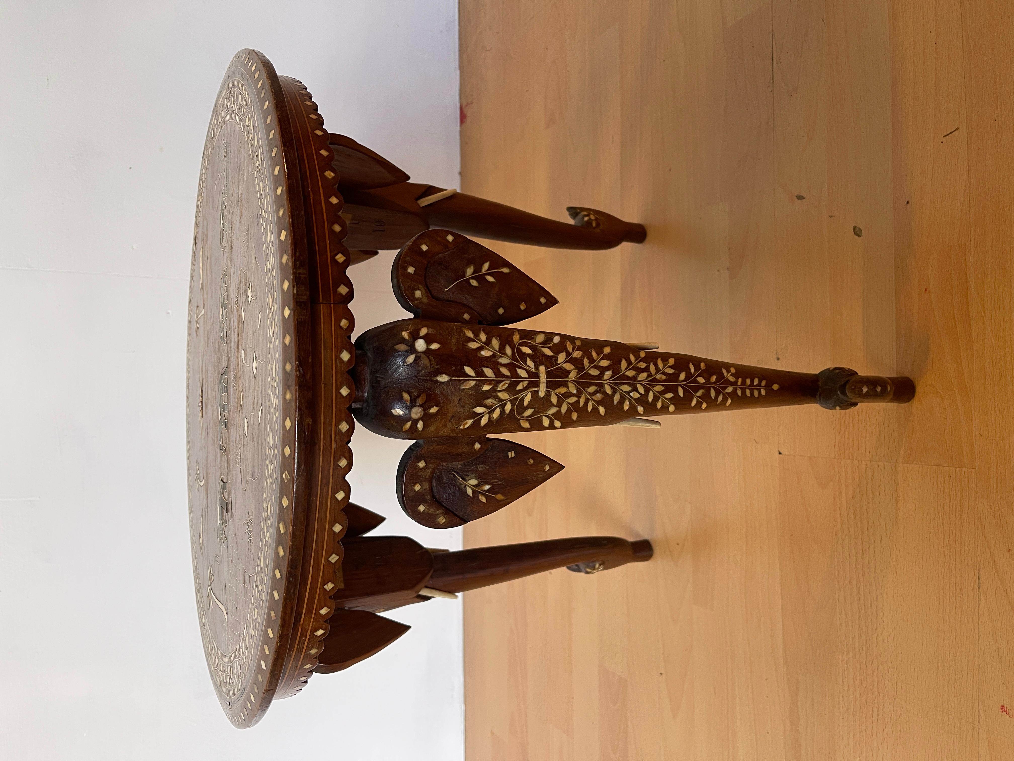 Mesa de centro angloindia mahal Elefante en marquetería de madera y hueso S. XX 20th Century en venta