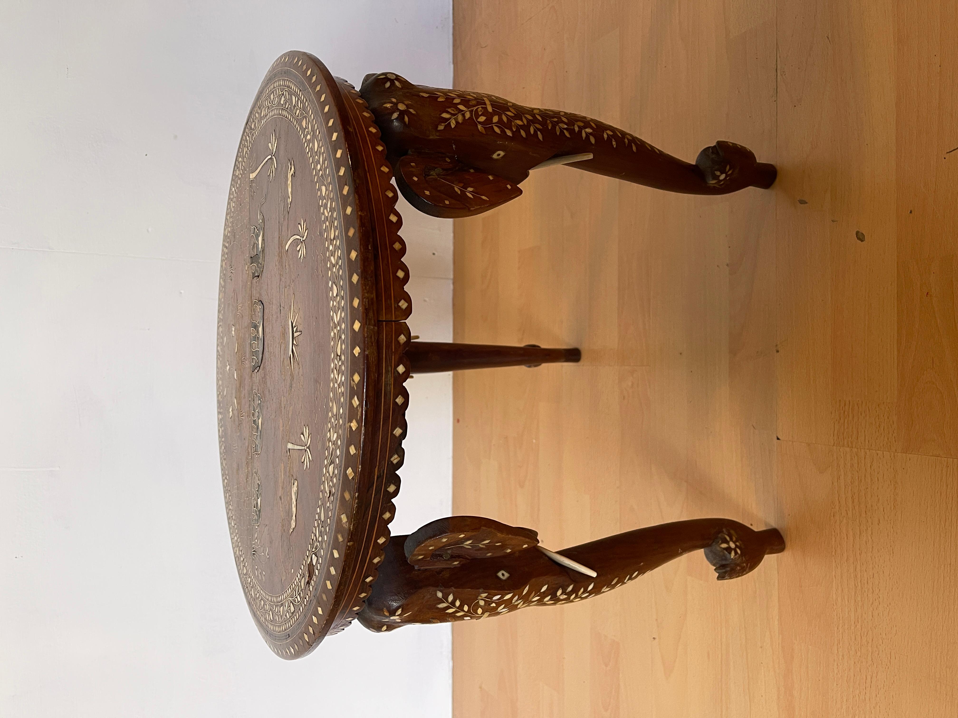 Mesa de centro angloindia mahal Elefante en marquetería de madera y hueso S. XX Hueso en venta