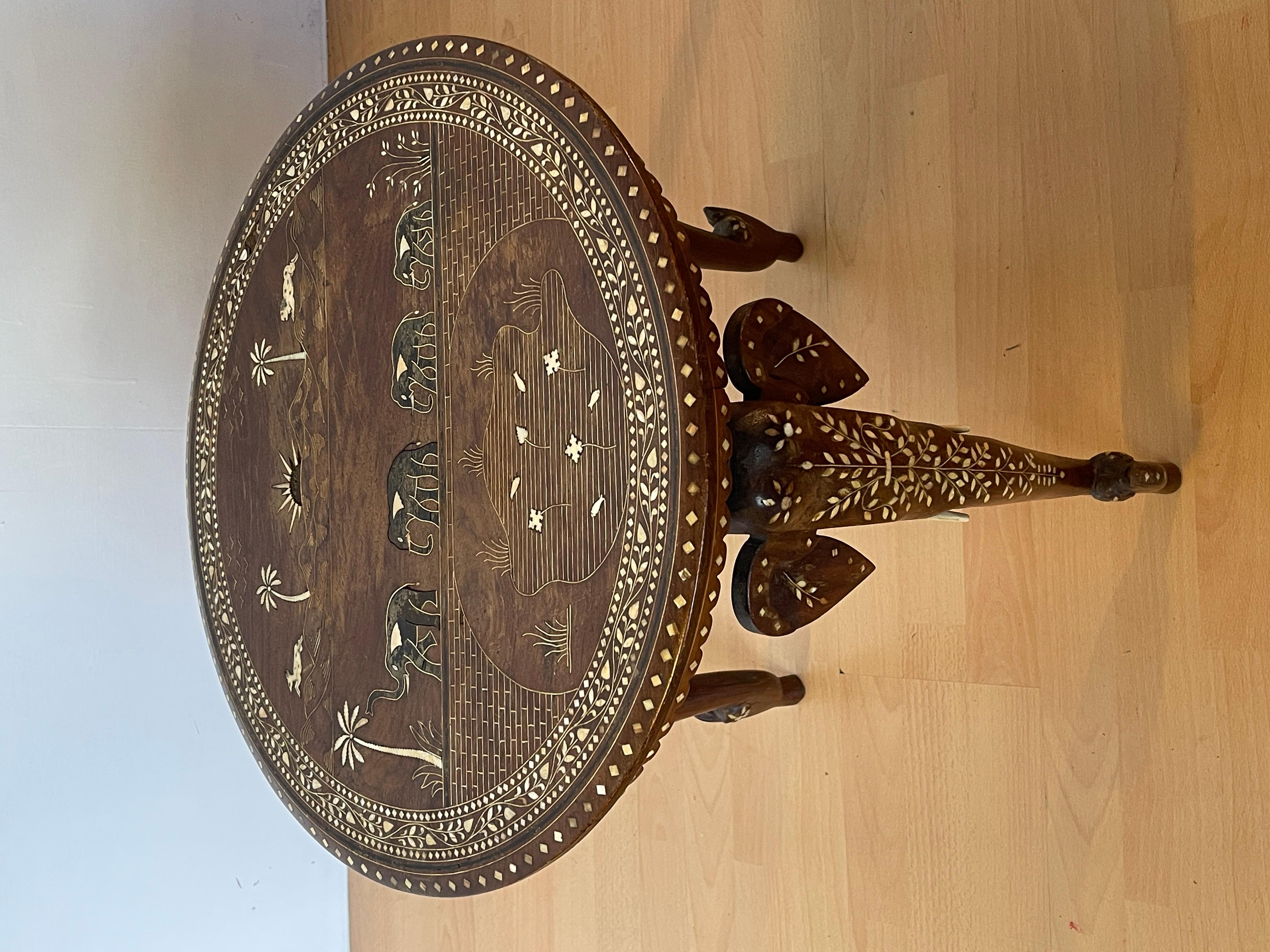 Mesa de centro angloindia mahal Elefante en marquetería de madera y hueso S. XX en venta 2