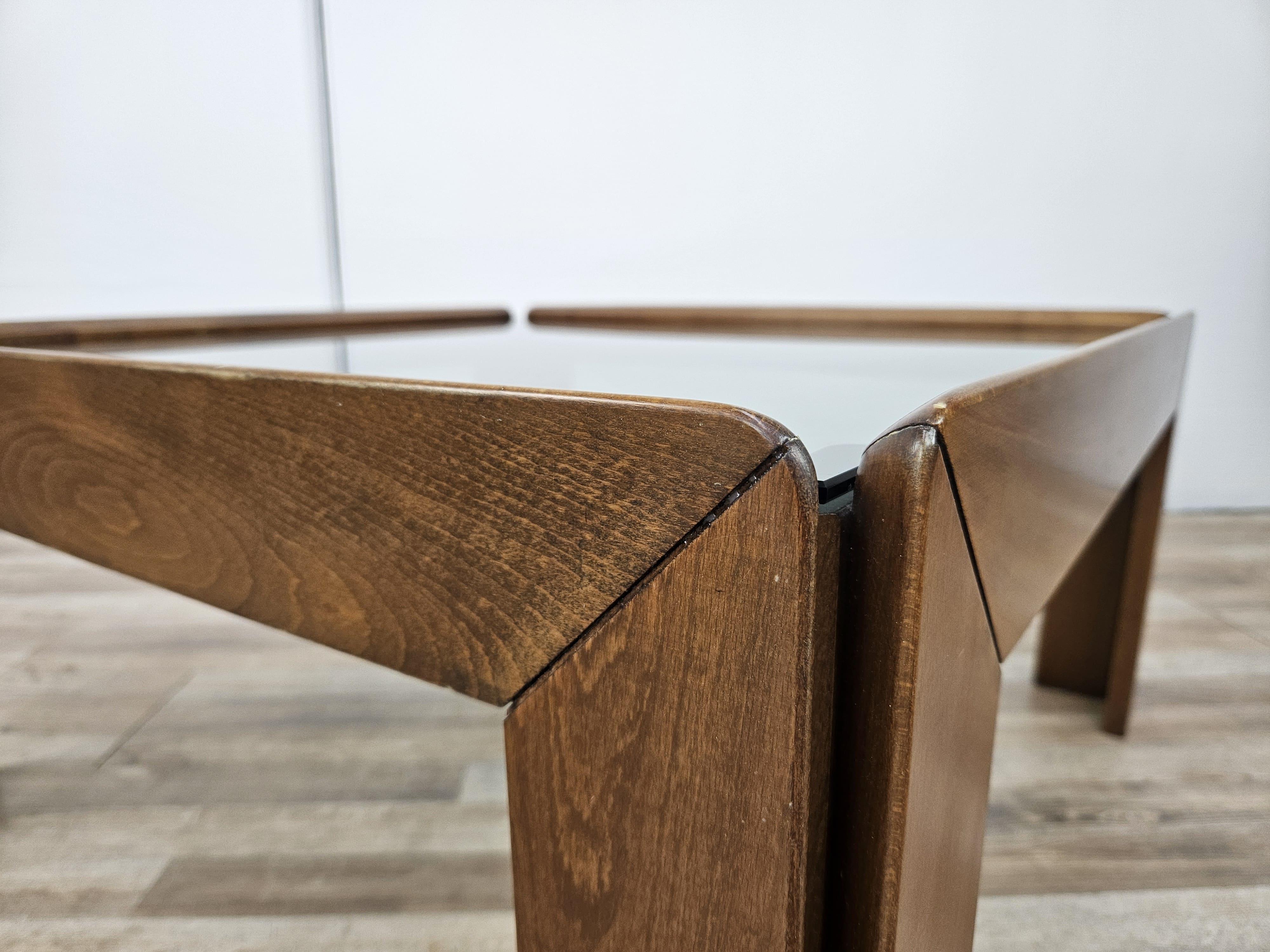 1960s coffee table attributed to Afra and Tobia Scarpa for Cassina In Good Condition For Sale In Premariacco, IT
